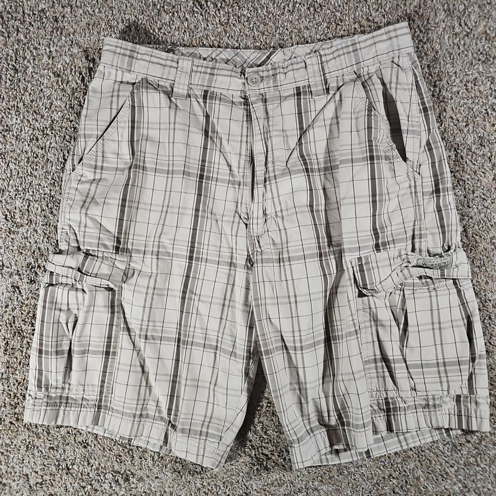 Wrangler Wrangler Authentic Issue HERO Sz 32 Cargo Shorts Size US 32 / EU 48 - 1 Thumbnail