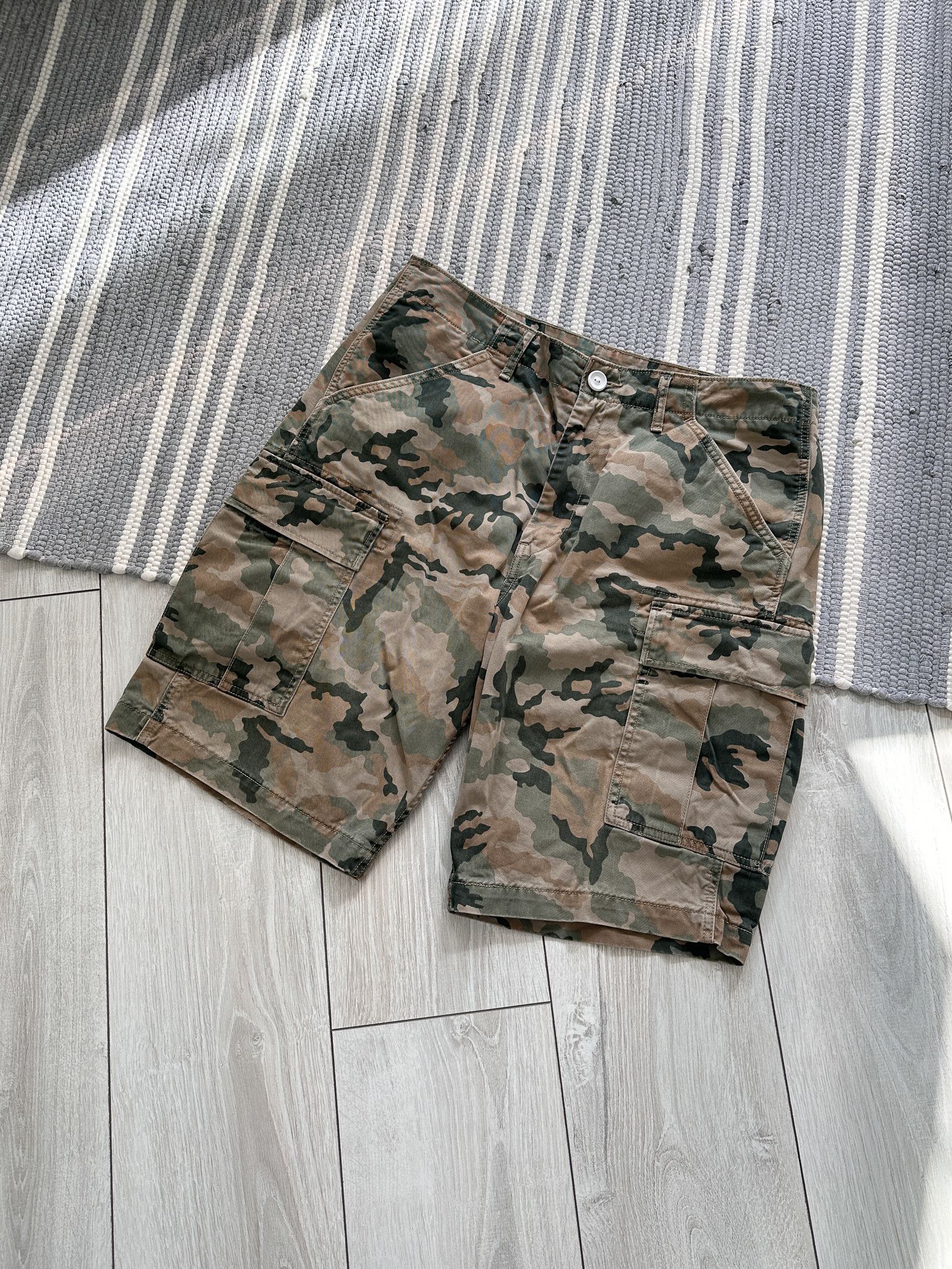 Levi's Vintage Levis Cargo Military Shorts Size 33 Size US 33 - 1 Thumbnail