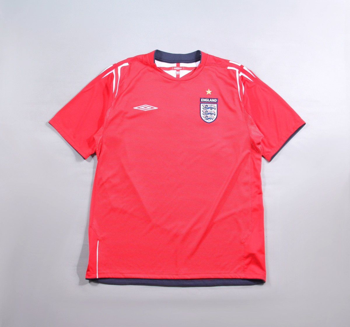 Umbro Umbro x England Vintage Soccer Football Jersey T Shirt Tee L Size US L / EU 52-54 / 3 - 1 Thumbnail