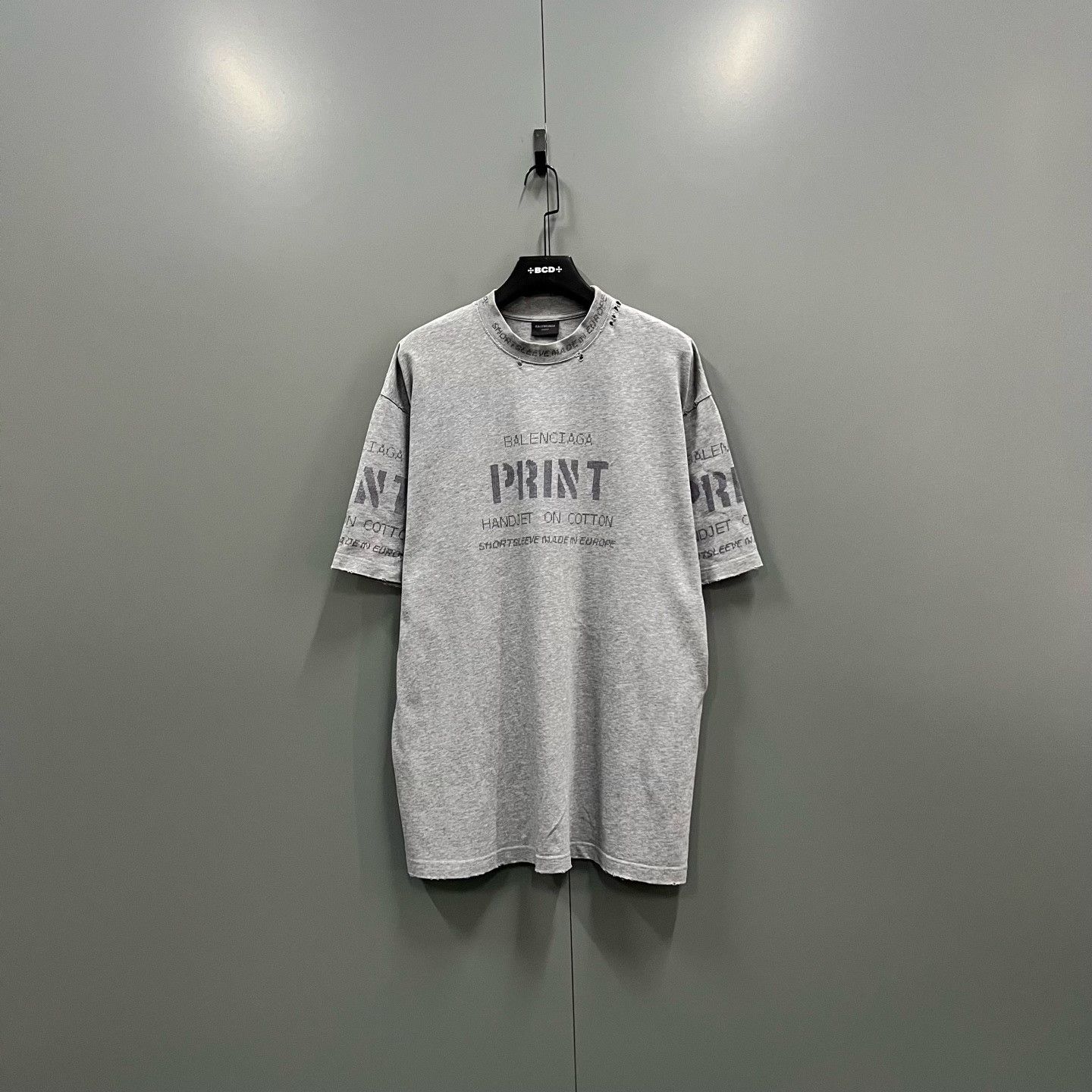 Balenciaga Balenciaga Retro Printed Gray T-Shirt s Men Size US S / EU 44-46 / 1 - 1 Thumbnail