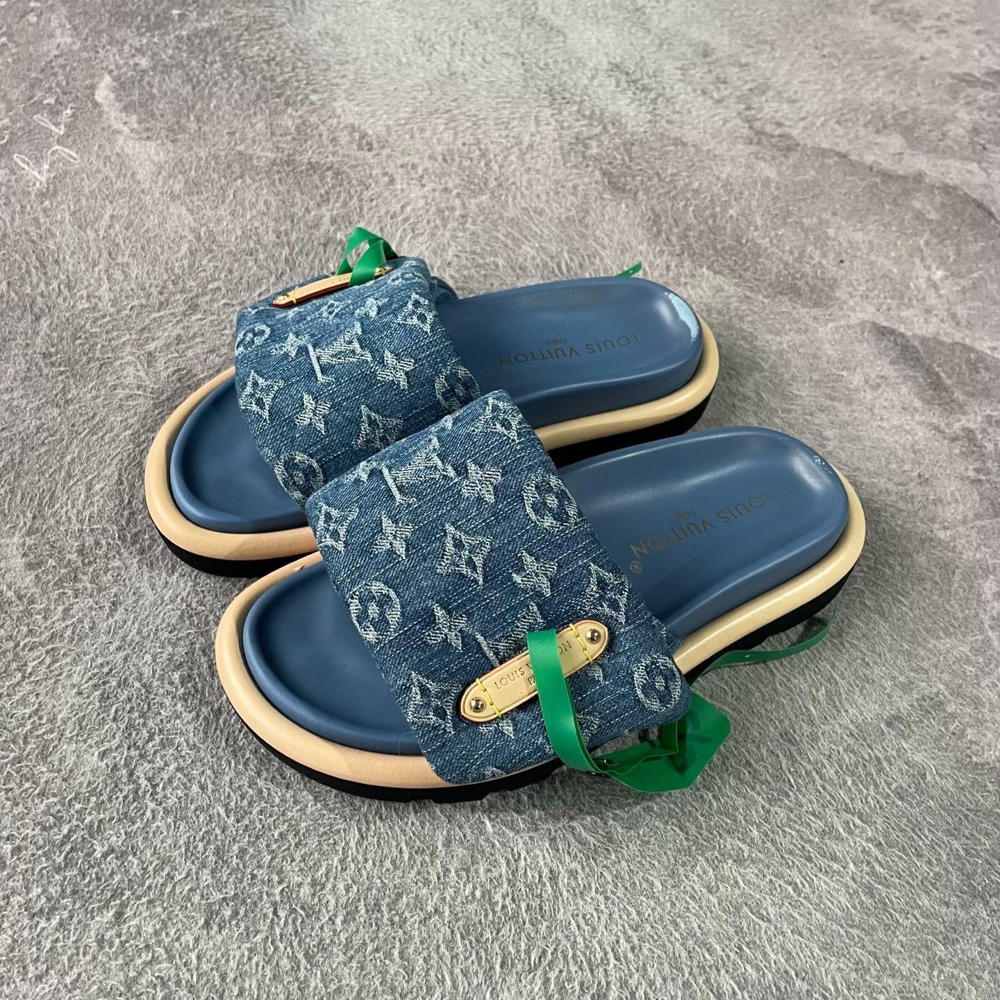 Louis Vuitton Louis Vuitton Blue Sandals 38 Women Size US 7.5 / IT 37.5 - 1 Thumbnail