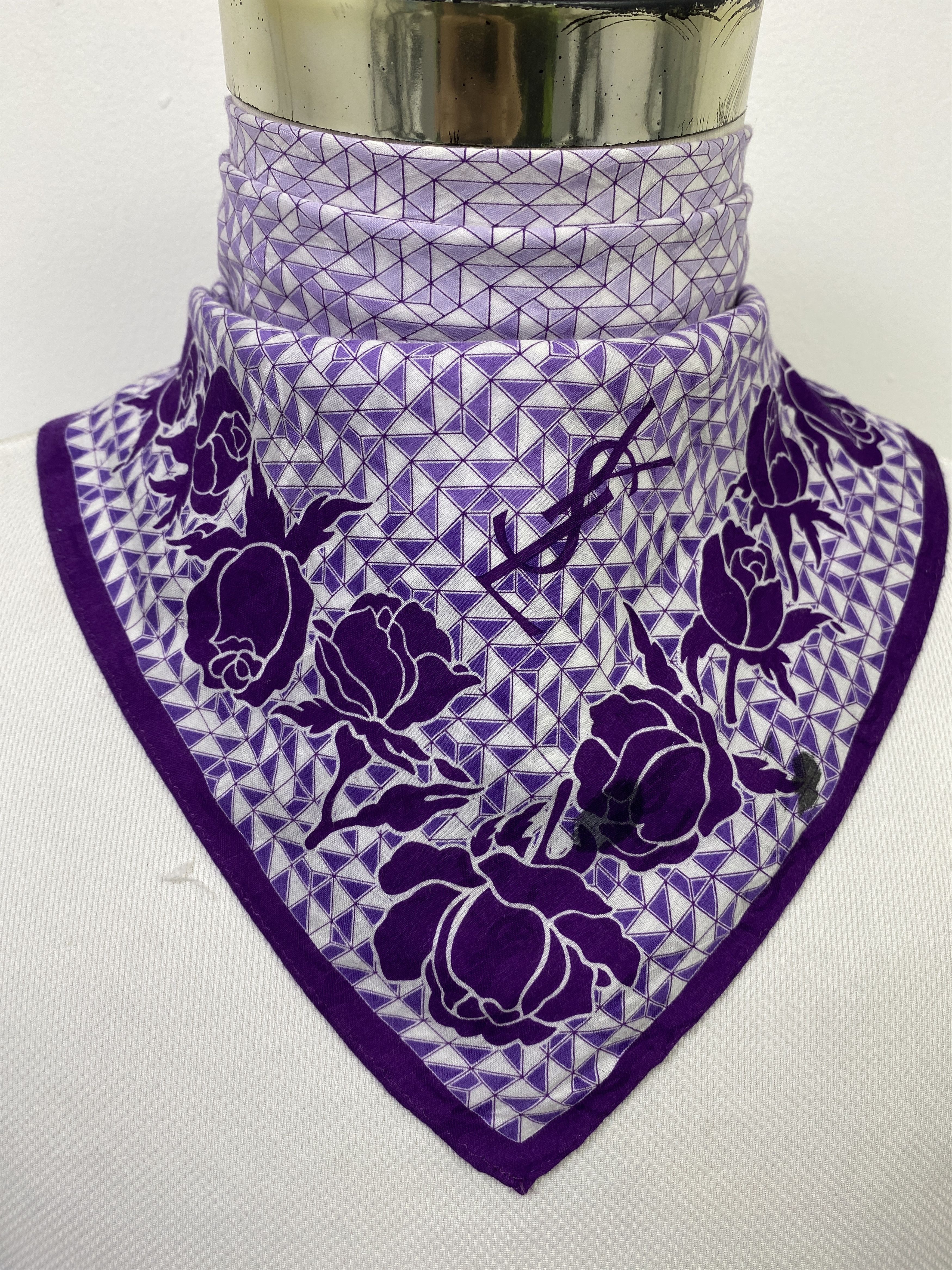Yves Saint Laurent Yves Saint Laurent Handkerchief / Neckerchief KT0104 Size ONE SIZE - 2 Thumbnail