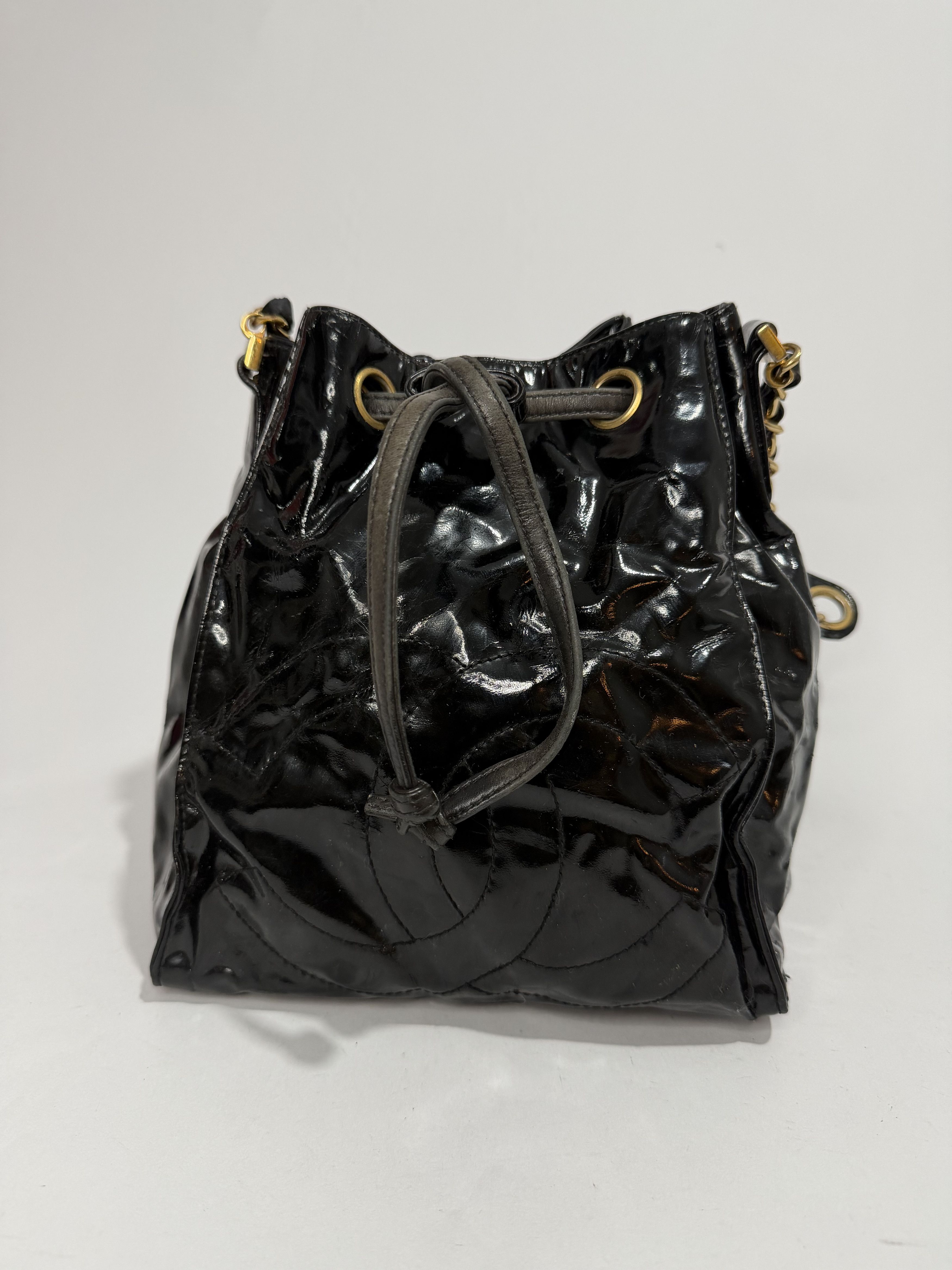 Chanel Vintage Chanel CC Patent Bucket Bag Size ONE SIZE - 1 Thumbnail