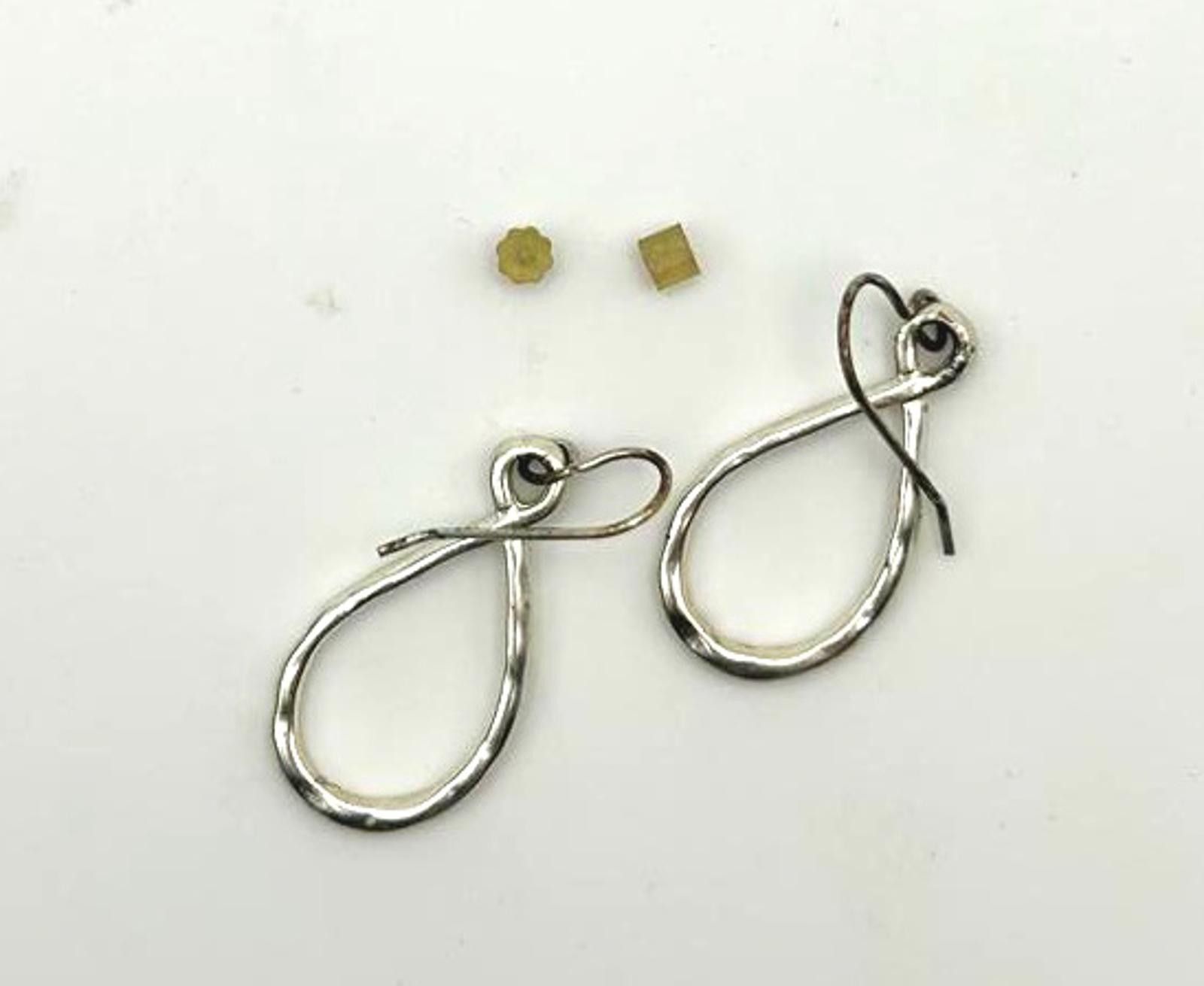 Elie Tahari Vintage Silver Tone Teardrop Earrings – Unisex Minimalist Size ONE SIZE - 4 Thumbnail