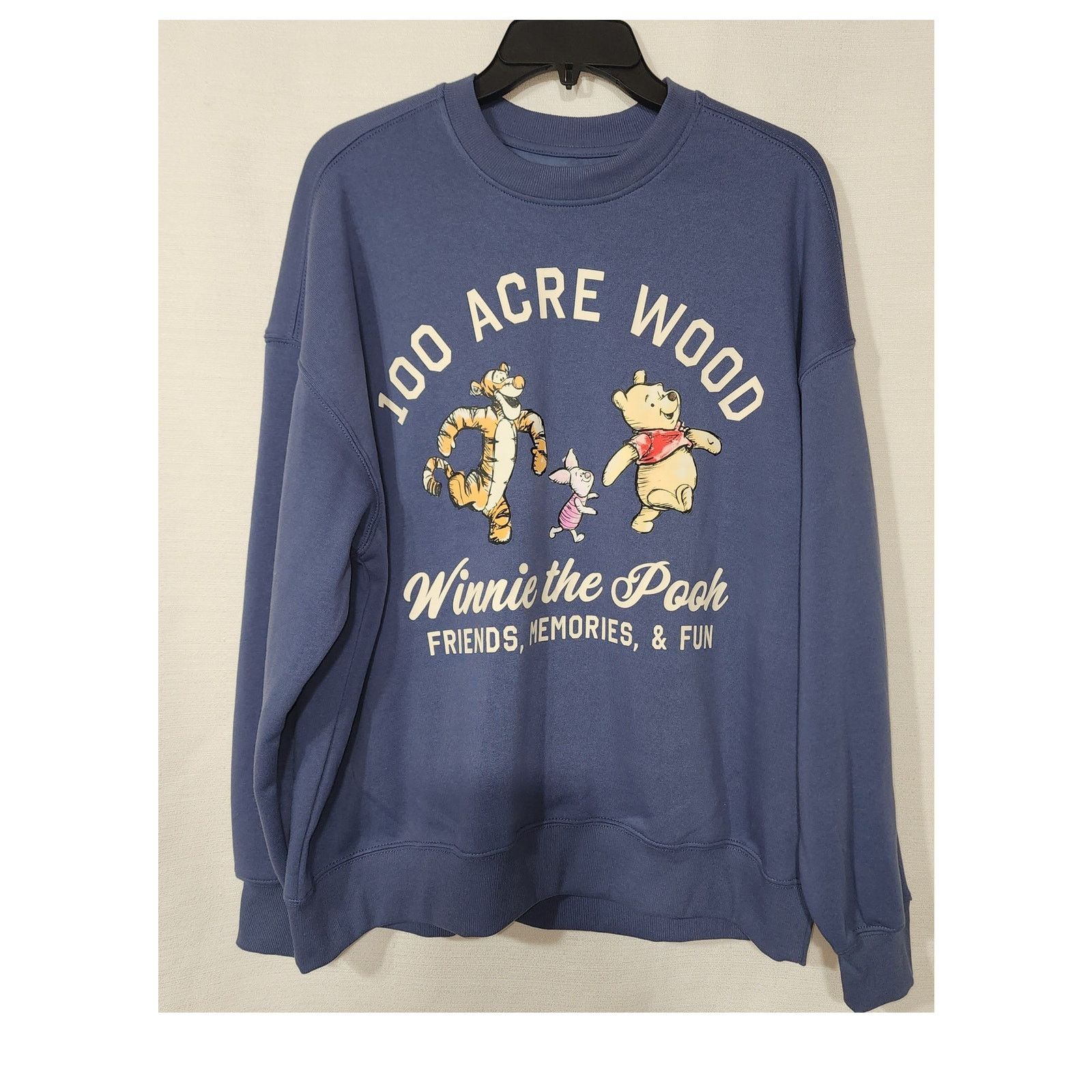 Disney Winnie the pooh and friends sweatshirt women's medium Size M / US 6-8 / IT 42-44 - 1 Thumbnail