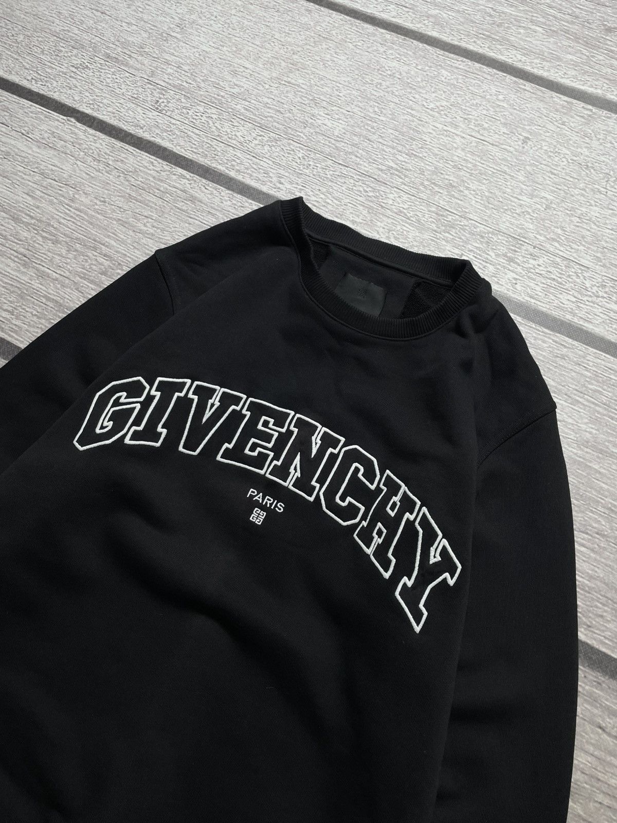 Givenchy Givenchy College Slim Fit Crewneck Black Sweatshirt Size US S / EU 44-46 / 1 - 2 Thumbnail