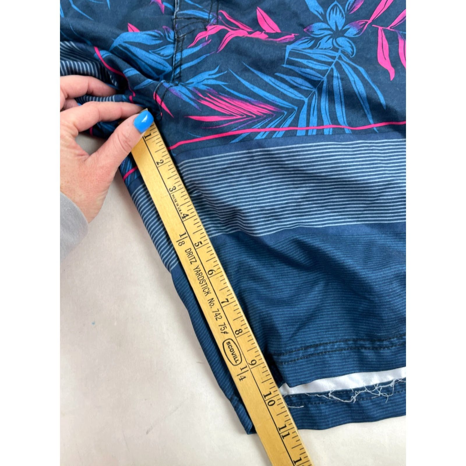 Vintage Ocean Current Shorts, Men's Size Medium, Ocean Current, Swim Trunks, Lined, Blue Pink, Trunks, Medium, Blue Pink, Mens, Swim Bottom Style: Trunks Size US 31 - 6 Thumbnail