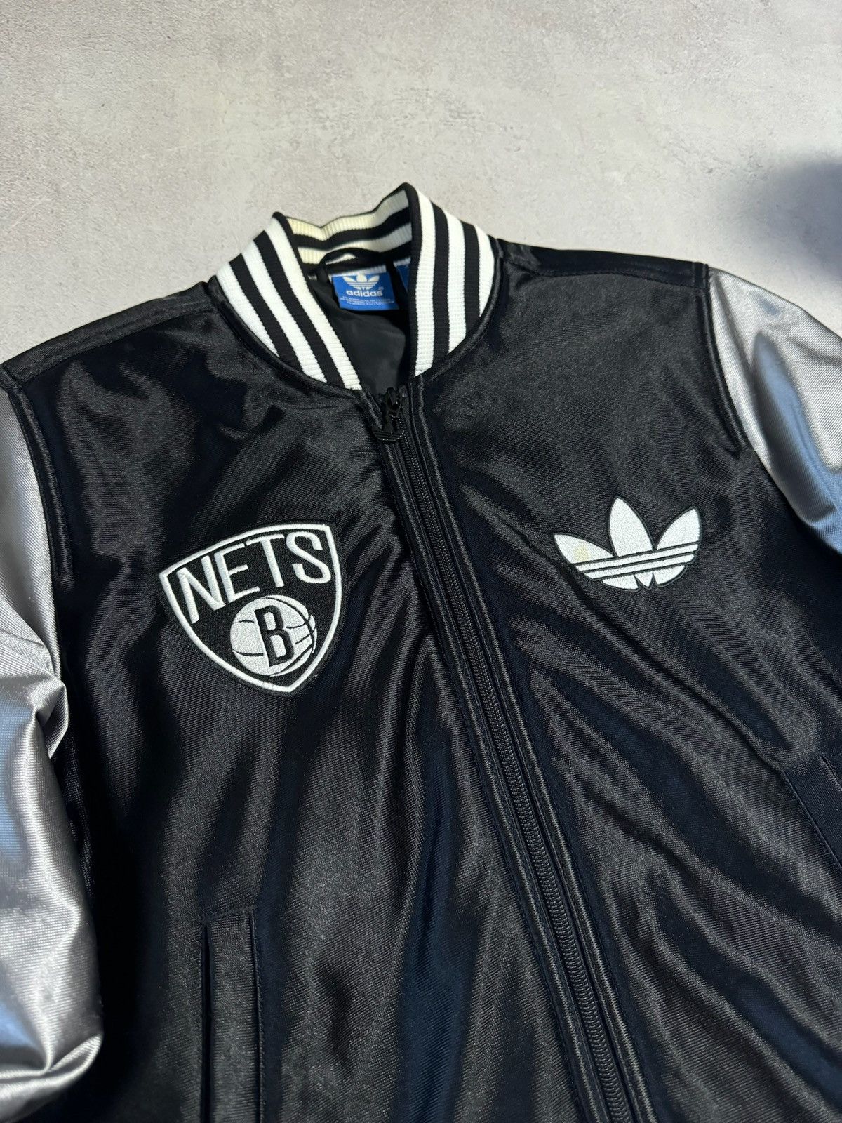 Adidas × Vintage Vintage Adidas Bomber Jacket Brooklyn Nets NBA Y2K 90s Size M / US 6-8 / IT 42-44 - 5 Thumbnail