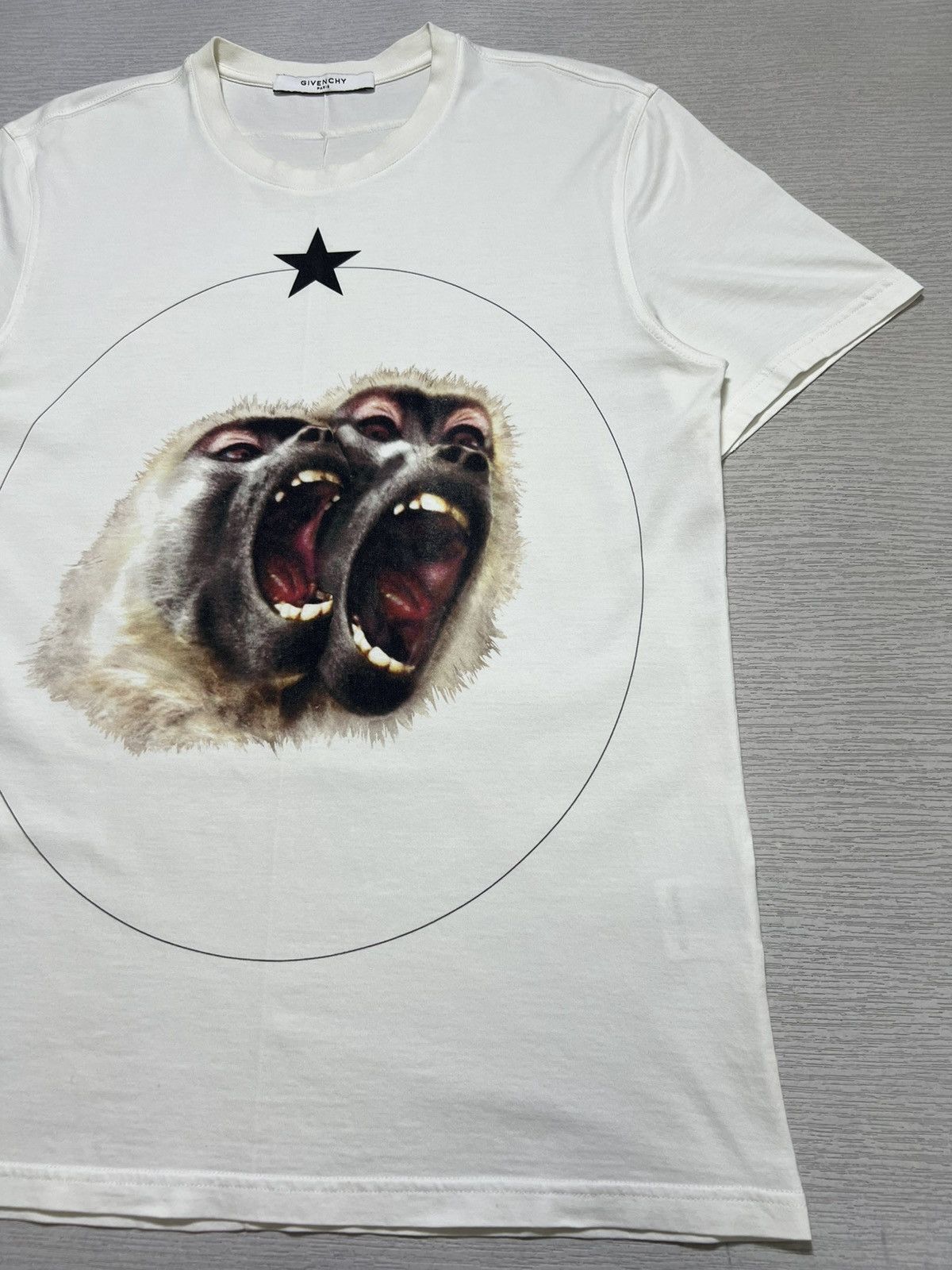 Givenchy Givenchy - Riccardo Tisci - Monkey Brothers T-Shirt Size US L / EU 52-54 / 3 - 5 Thumbnail
