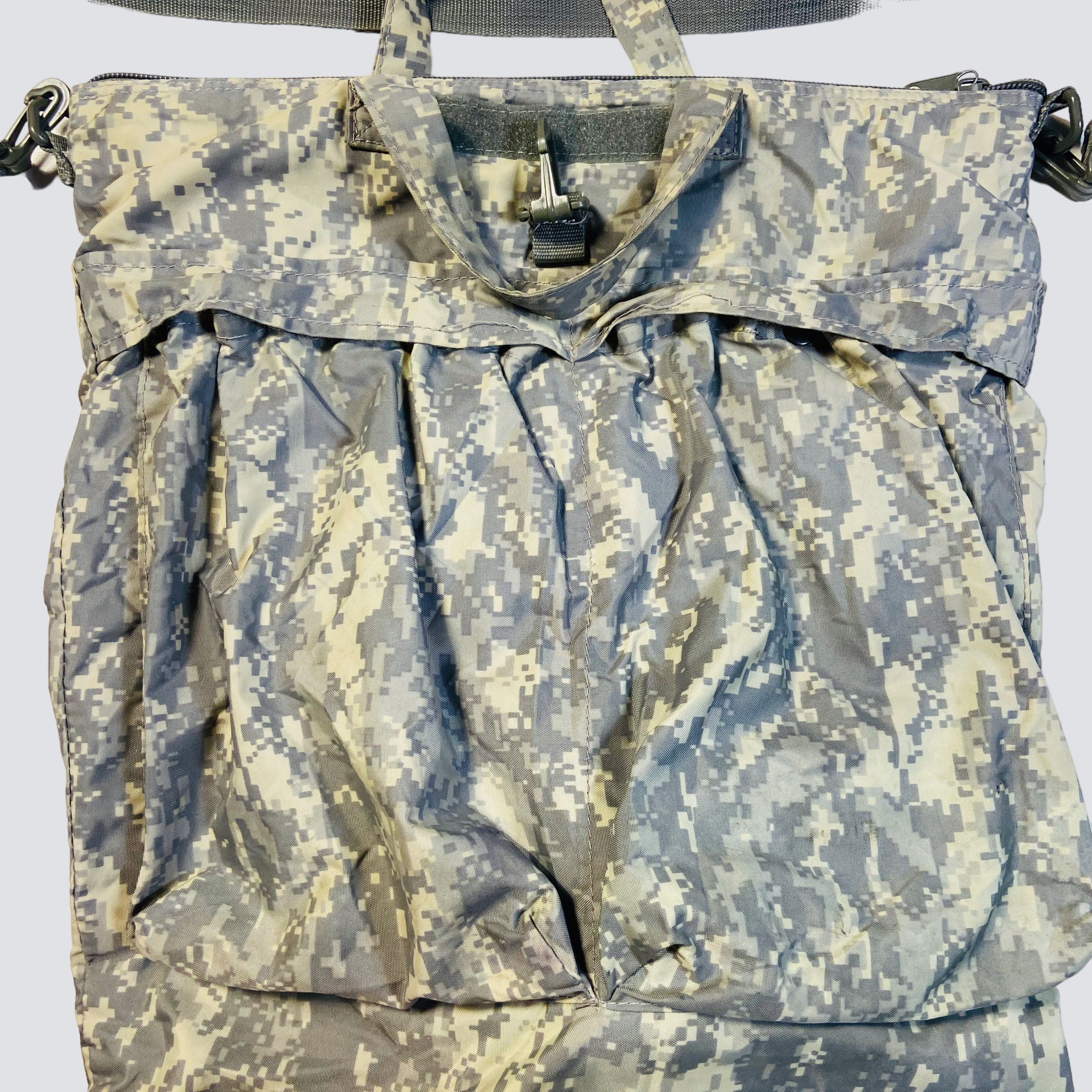 Japanese Brand 1990s MULTIPOCKET PARACHUTE ARCHIVE FLYING TOTE BAG - № 6043 Size ONE SIZE - 5 Thumbnail