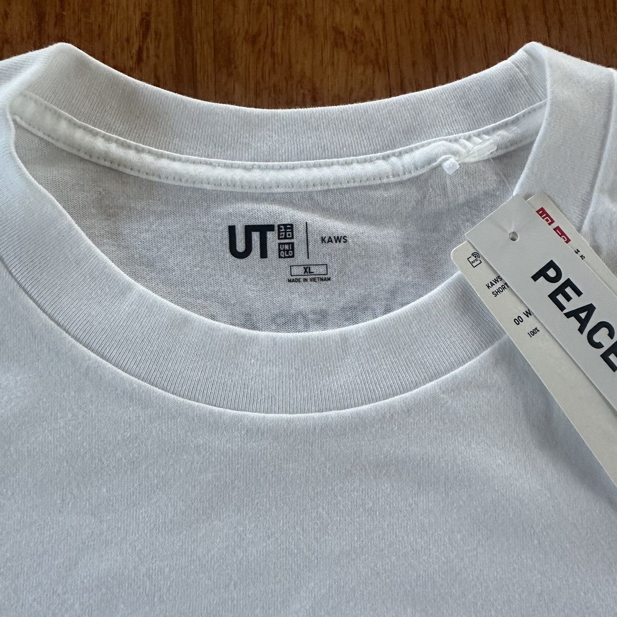 Kaws Kaws x Uniqlo “Peace for All” Shirt Size US XL / EU 56 / 4 - 3 Thumbnail