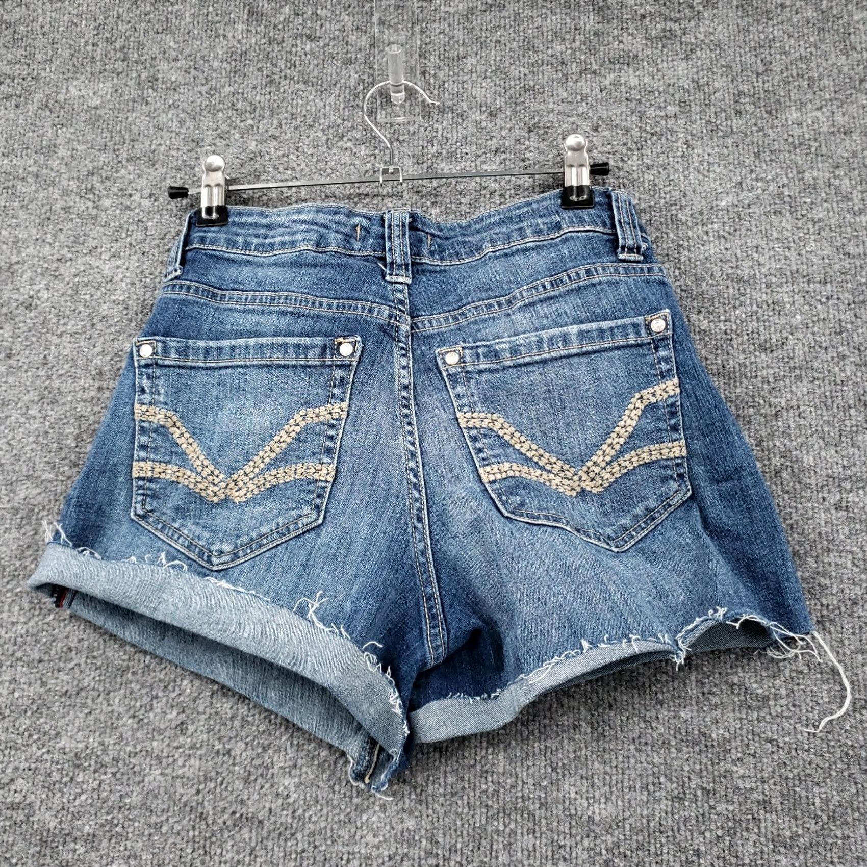 Vintage VINTAGE America Shorts Womens 2/26 Blue Cut-Off Low Rise Denim Short Size 26" / US 2 / IT 38 - 2 Thumbnail