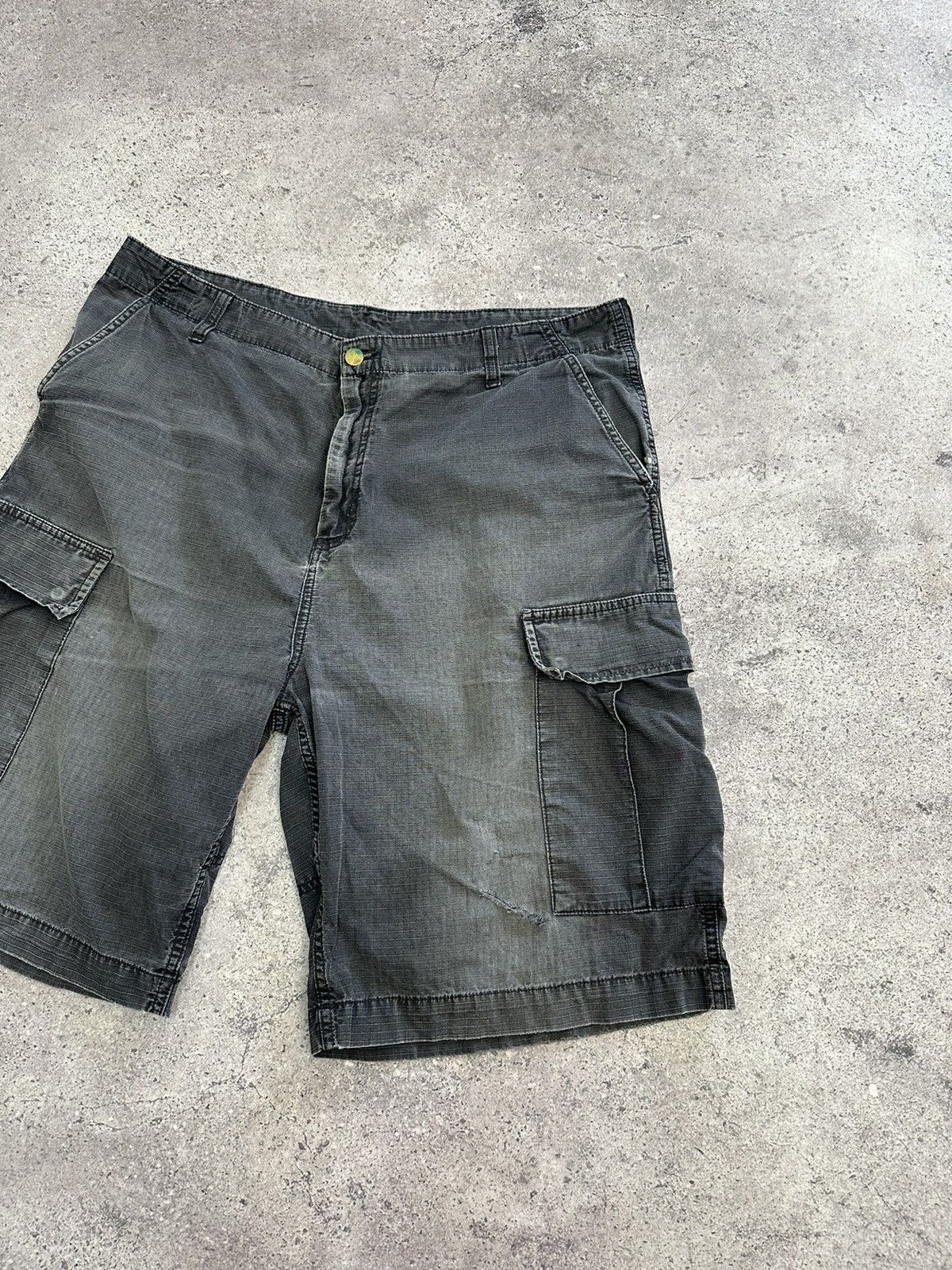 Carhartt × Carhartt Wip × Vintage Vintage Carhartt Cargo Shorts Gray Distressed Y2K Faded Size US 36 / EU 52 - 4 Thumbnail