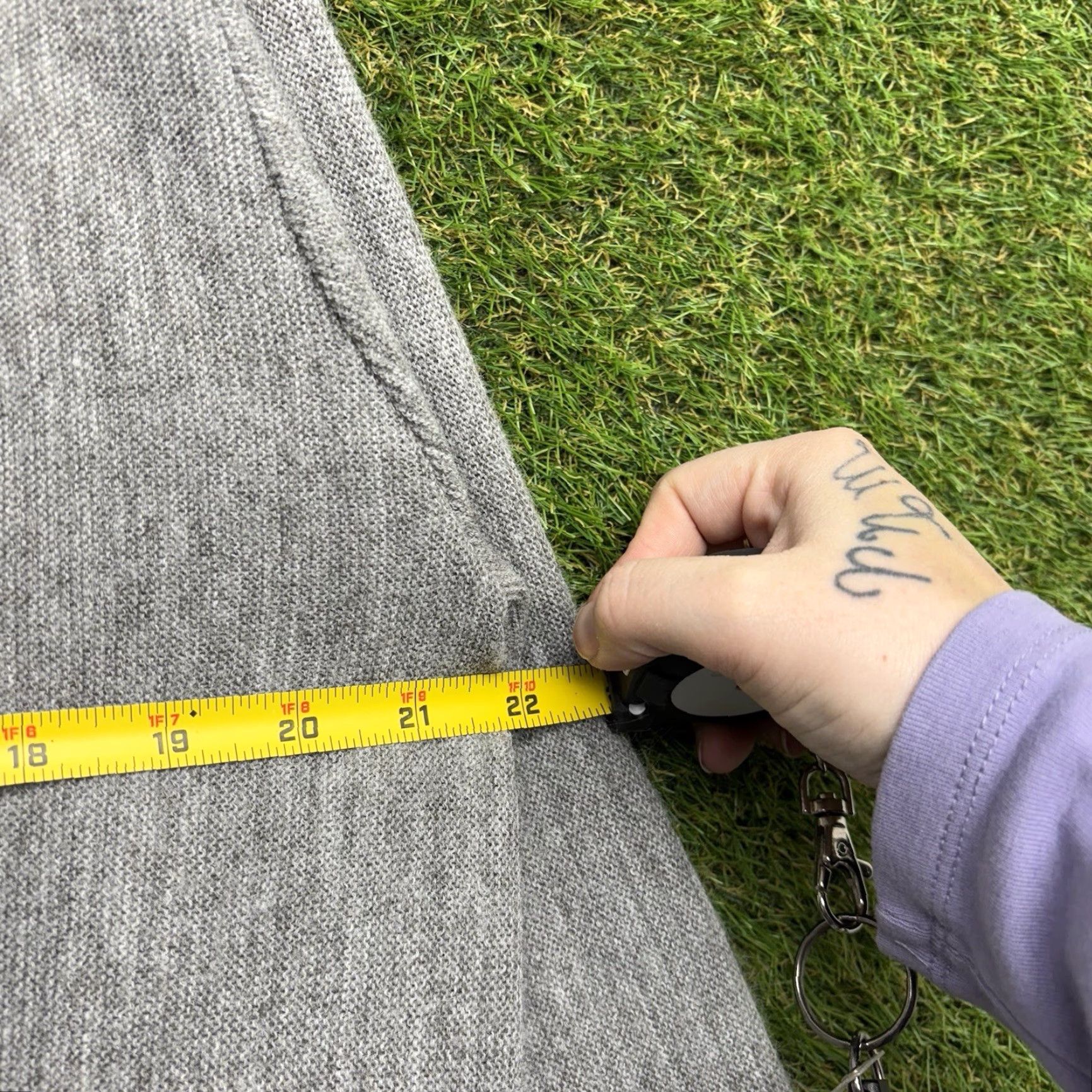 Vintage VINTAGE J. C. Penney Cardigan Sweater Womens XL Gray Orlon Knit V-Neck Long Sleeve 70s Mens/Womens Size XL / US 12-14 / IT 48-50 - 4 Thumbnail