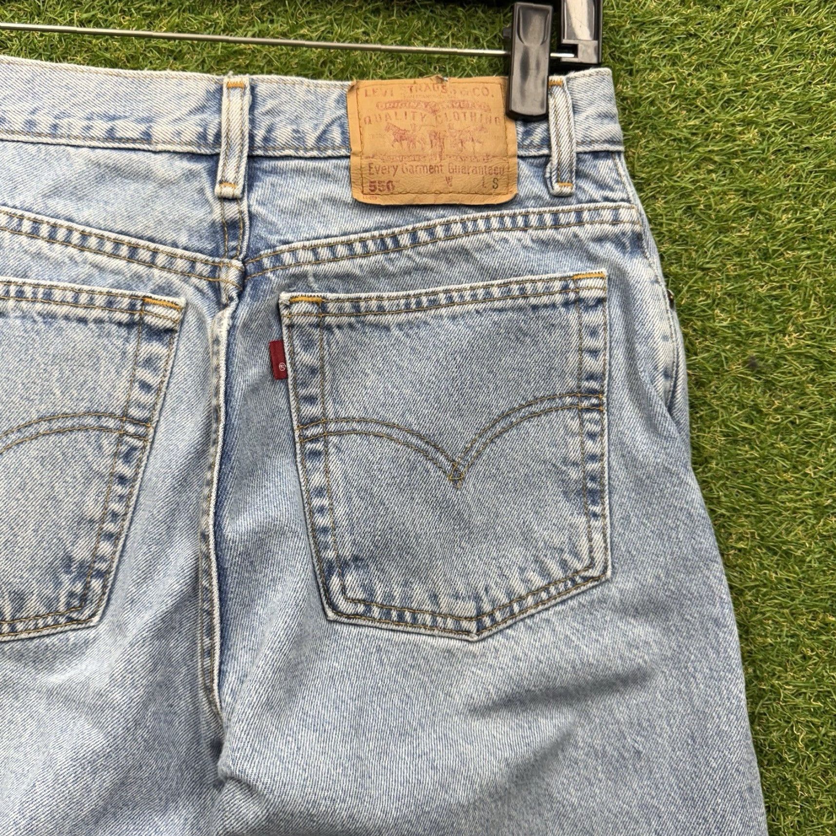 Levi's VINTAGE Levi's 550 Jeans Womens 10 Light Wash Tapered Blue 90s USA Size 32" / US 10 / IT 46 - 3 Thumbnail