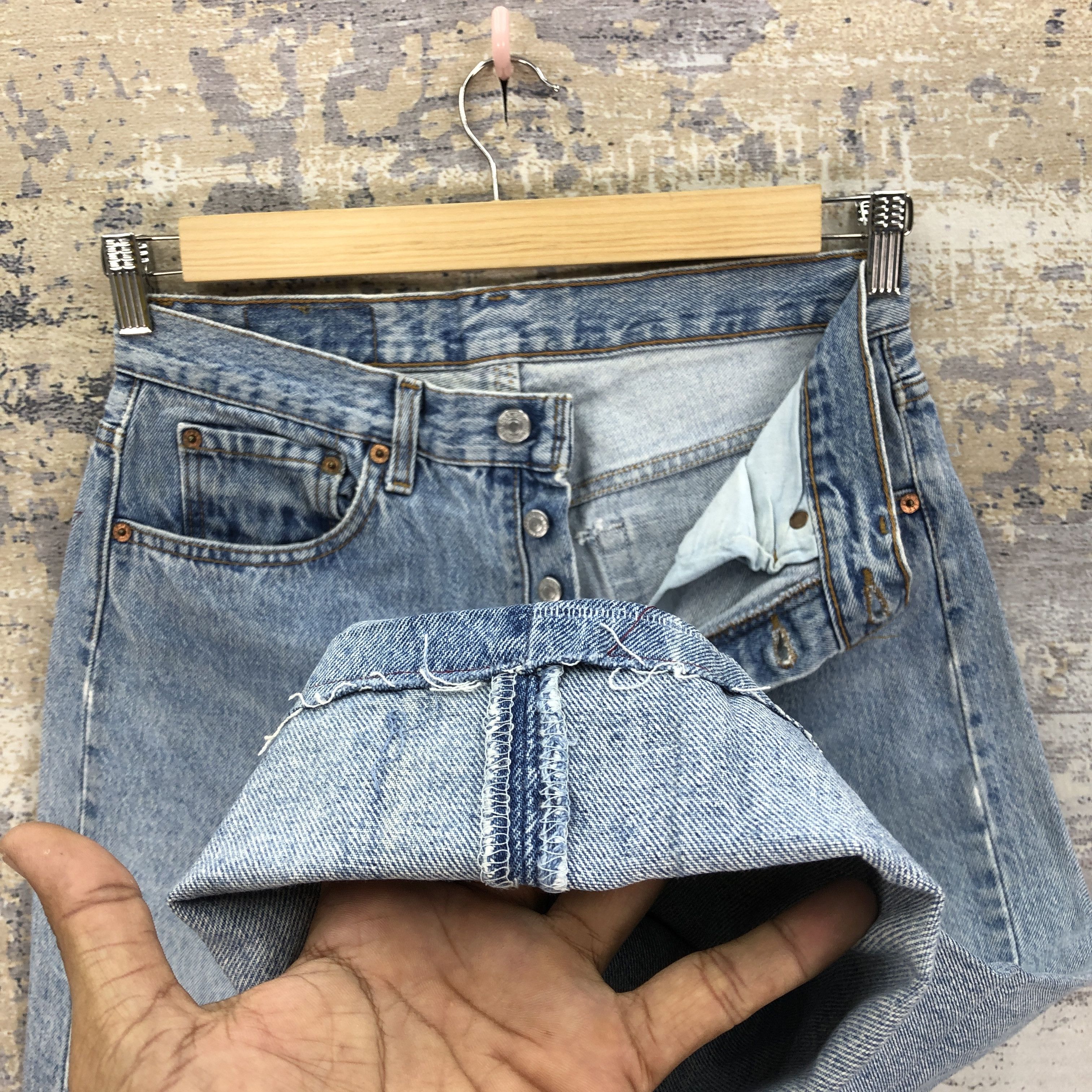 Jean Vintage 90s Distressed Levis 501 Jeans Levi's Faded Denim Size 28" / US 6 / IT 42 - 8 Thumbnail