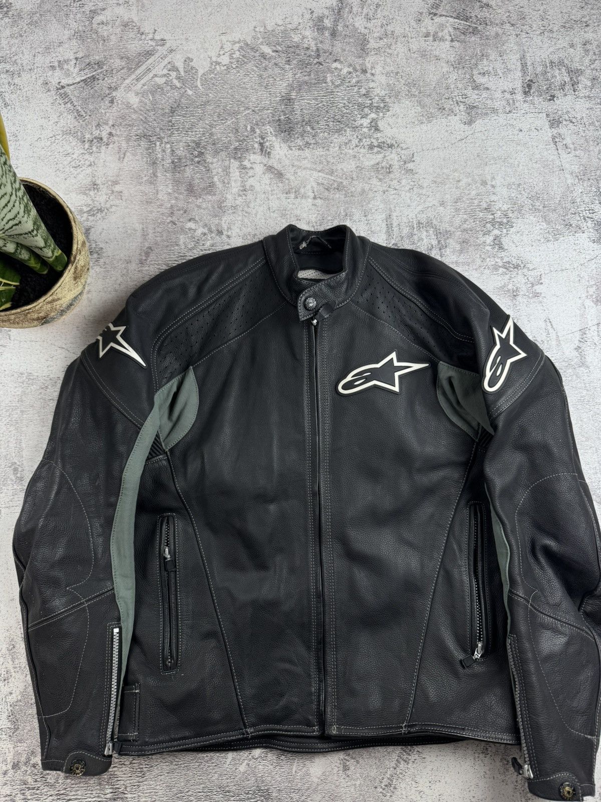 Alpinestars Alpinestars USA 40 EU 50 Men’s Black Motorcycle Racing Leather Zip Jacket Bomber Size US L / EU 52-54 / 3 - 4 Thumbnail