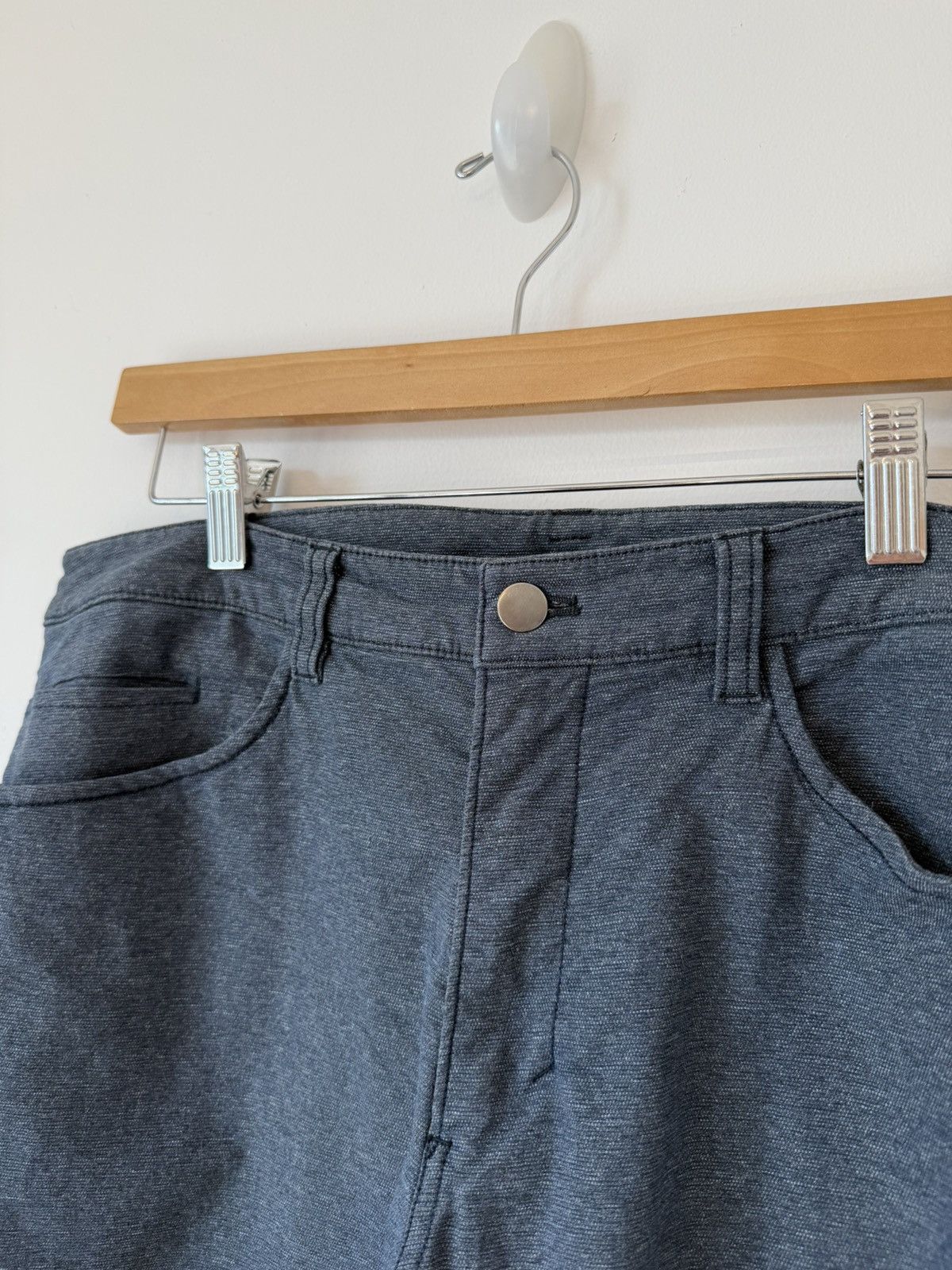 Lululemon Lululemon ABC Style Stretch Pants Gray Heather Size 33 Size US 33 - 2 Thumbnail