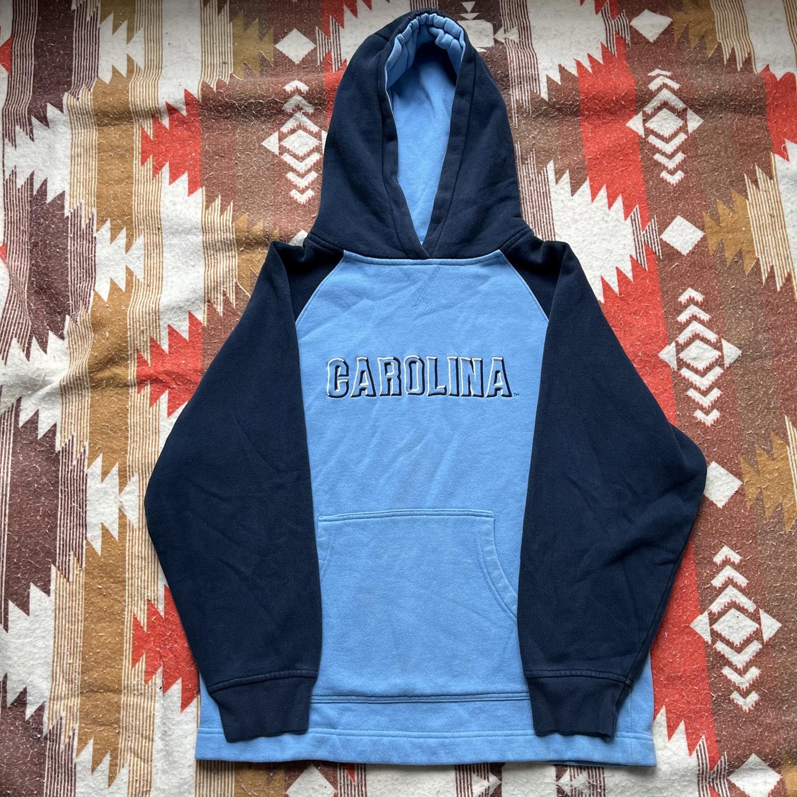 Vintage Vintage Y2K North Carolina Tar Heels Embroidered Hoodie Size US M / EU 48-50 / 2 - 1 Thumbnail