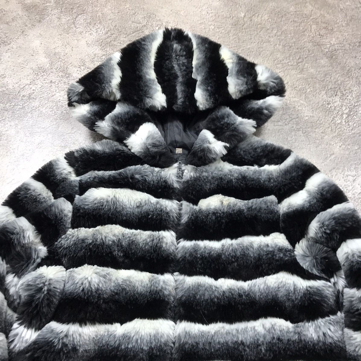 Vintage Vintage Striped Fur Puffer Jacket Japanese Streetwear Logo L Size L / US 10 / IT 46 - 3 Thumbnail