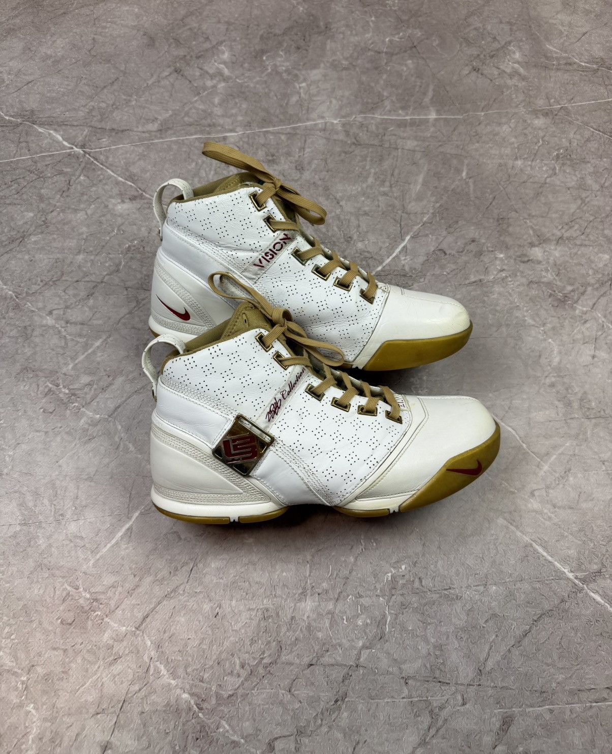 Nike Lebron 5 Zoom V size 10 basketball nba Size US 11 / EU 44 - 15 Thumbnail
