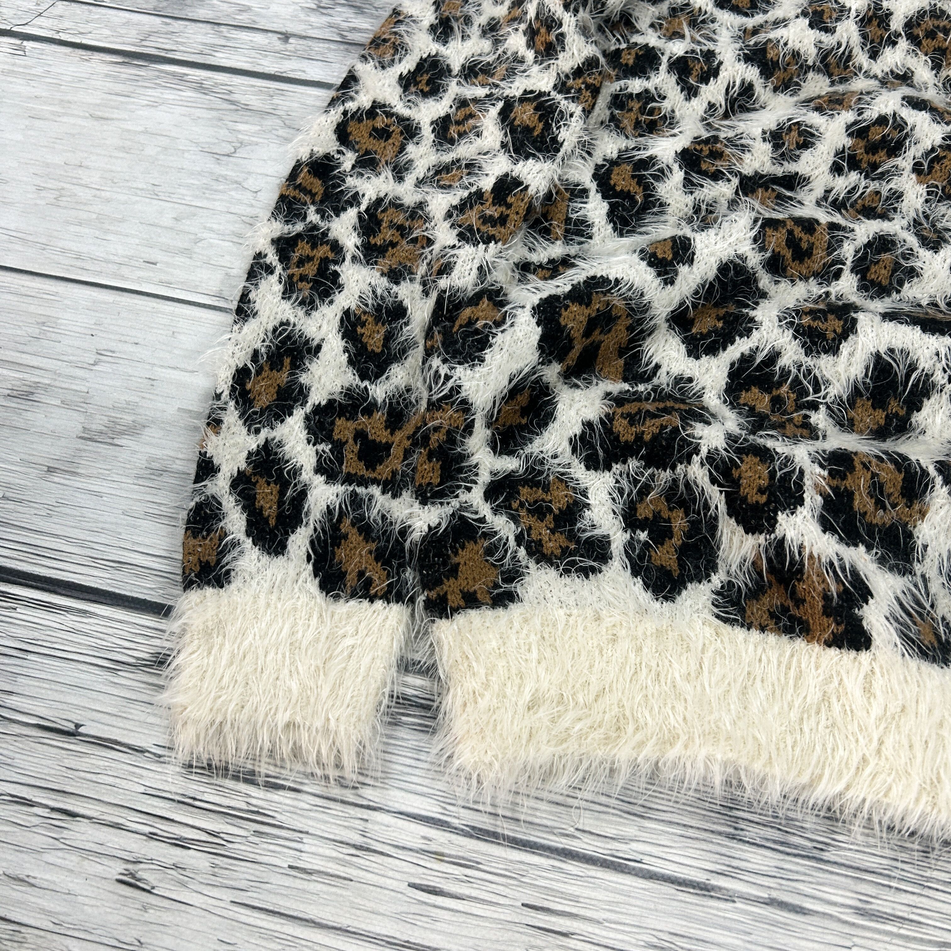 Japanese Brand Leopard Knit Sweater Fuzzy Soft Grunge Coquette Y2K Core Size US S / EU 44-46 / 1 - 6 Thumbnail