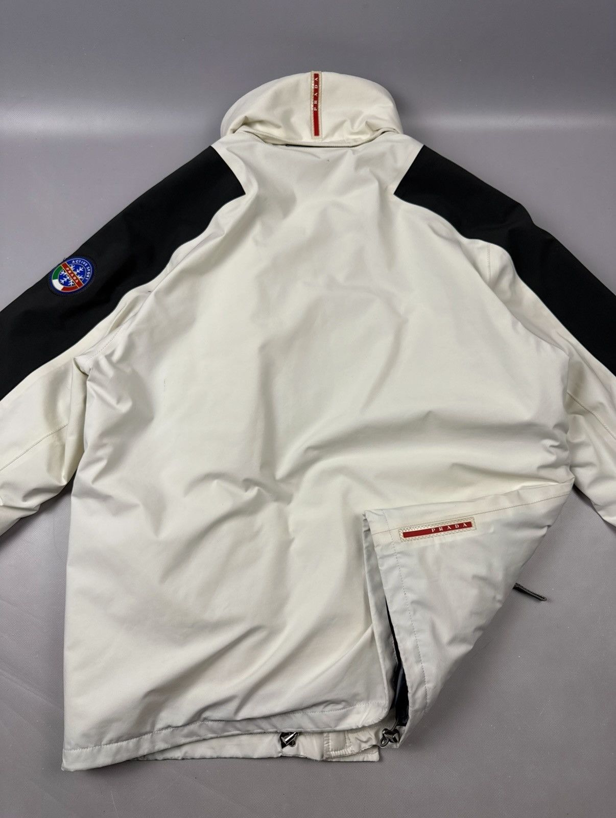 Prada Prada goretex jacket white & black puffer size XL mens Size US XL / EU 56 / 4 - 6 Thumbnail