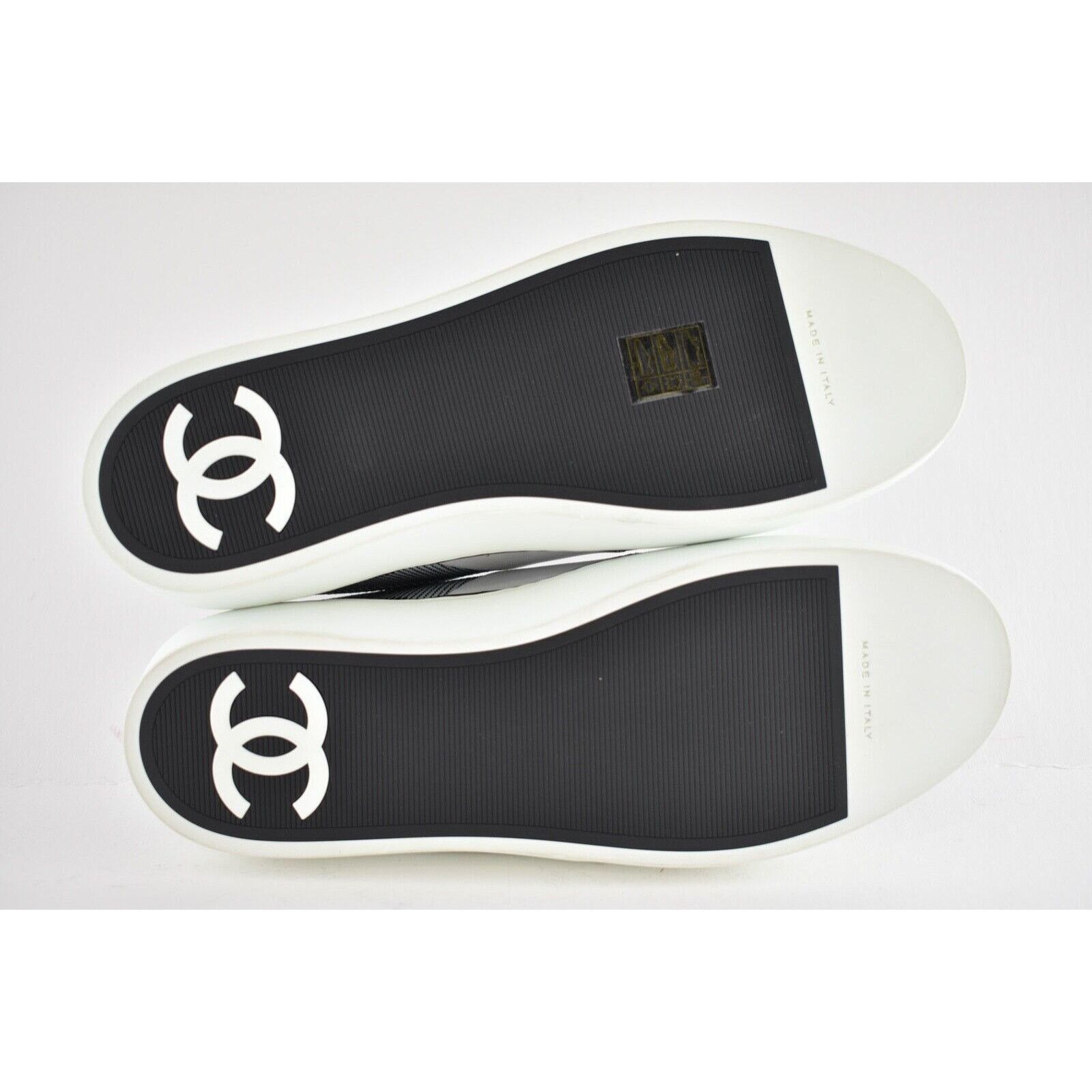 Chanel 18P CC Slip On Lace Up Tie Flat Runner Trainer Sneaker 38.5 Size US 8.5 / IT 38.5 - 10 Thumbnail