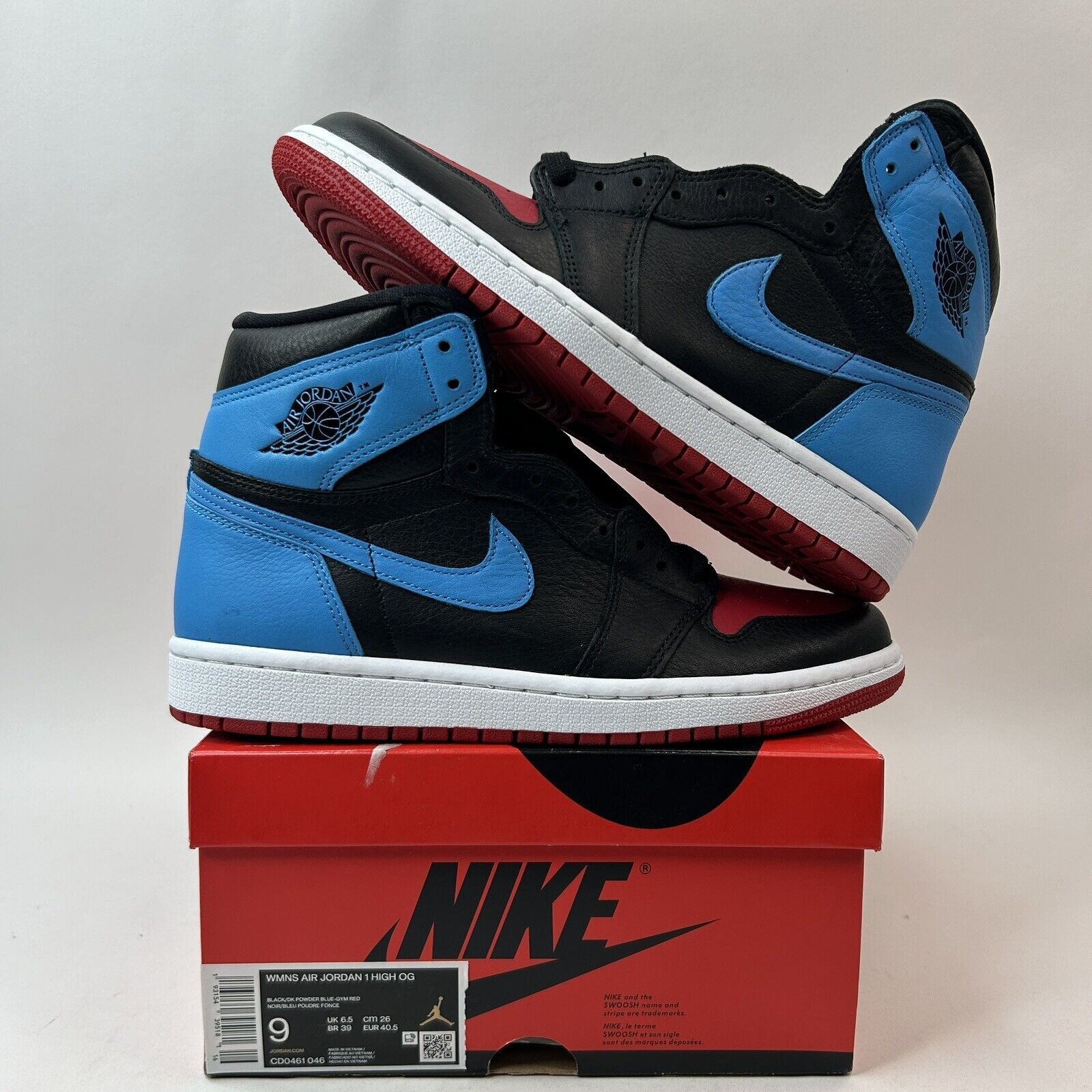 Jordan Brand Nike Air Jordan 1 Retro High OG WMNS “UNC To Chicago” 2023 Size US 9 / IT 39 - 1 Thumbnail