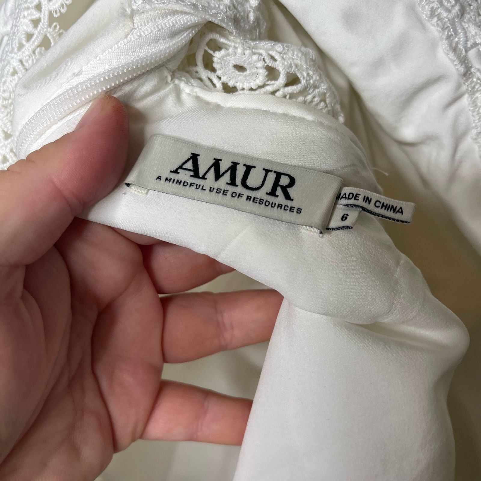 Amur AMUR Crochet Lace Flutter Sleeve Mini Dress White Womens 6 Size M / US 6-8 / IT 42-44 - 7 Thumbnail