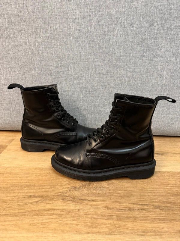 Dr. Martens Dr. Martens 1460 Smooth Mono Black Boots Leather 38 Size US 8 / IT 38 - 2 Thumbnail