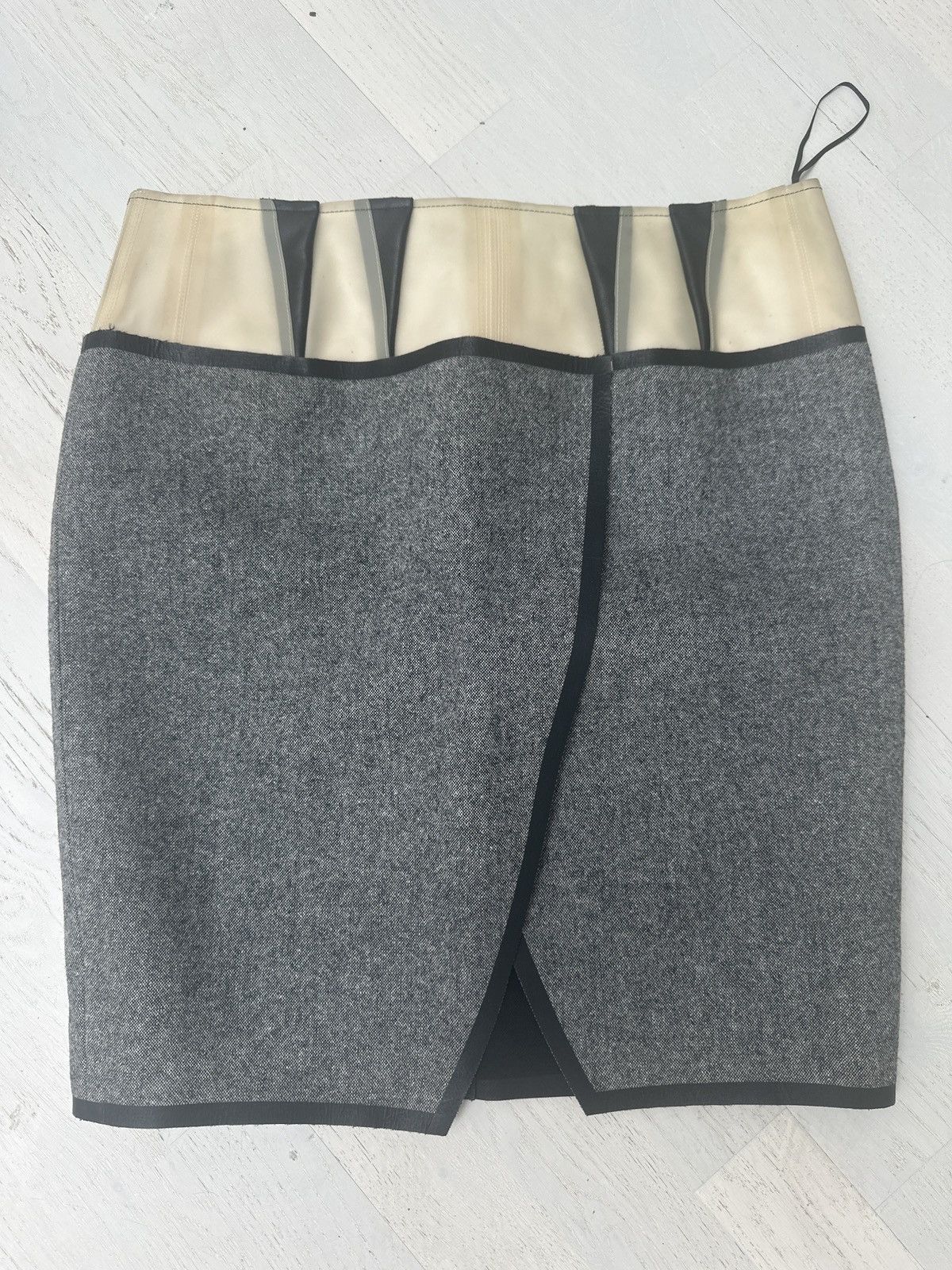 Balenciaga Balenciaga Vintage Runway Archive Skirt Size 28" / US 6 / IT 42 - 2 Thumbnail