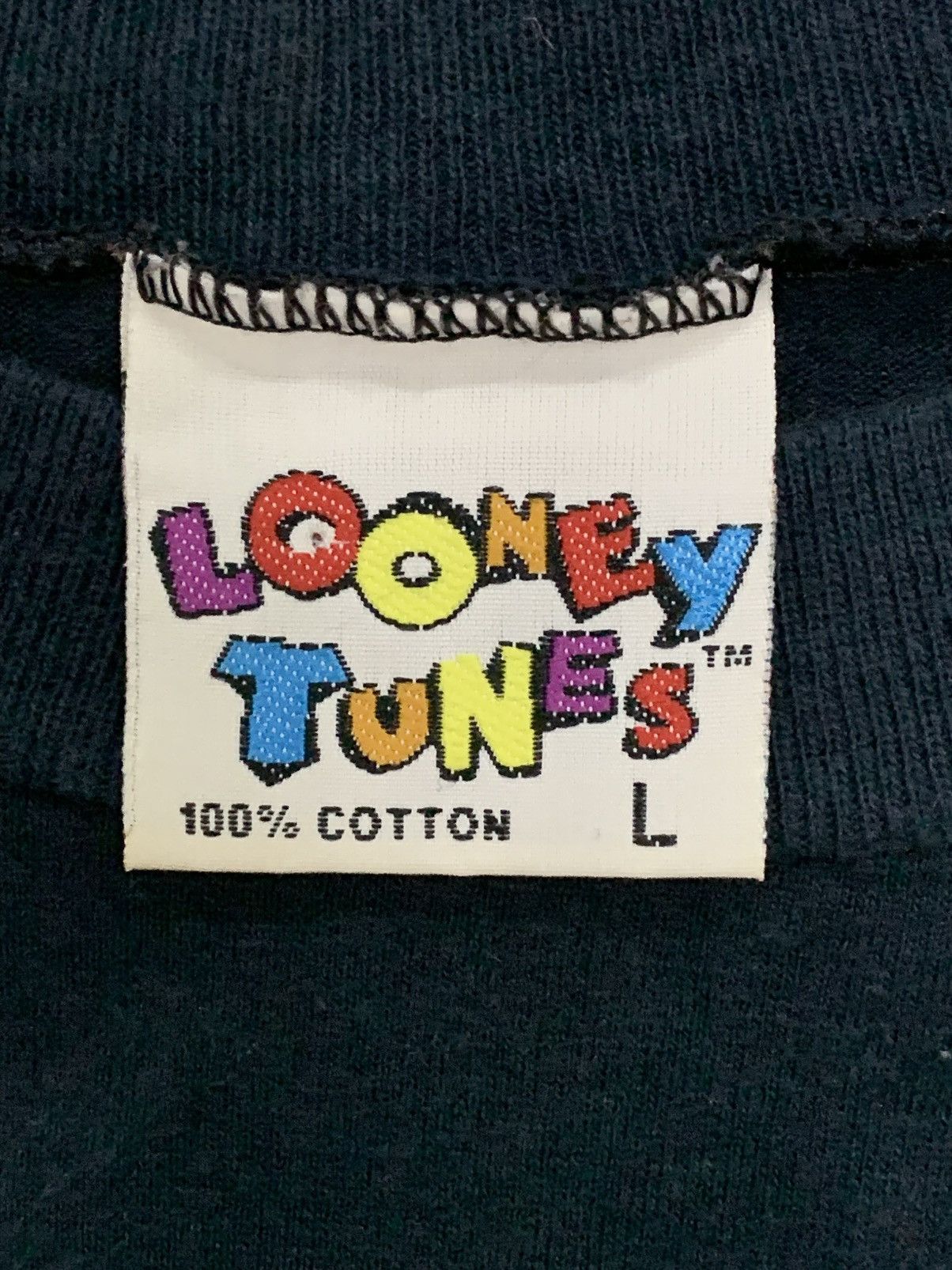 Vintage VINTAGE 1996 TAZ - LOONEY TUNES TOP HEAVY TAG T-SHIRT Size US L / EU 52-54 / 3 - 5 Thumbnail
