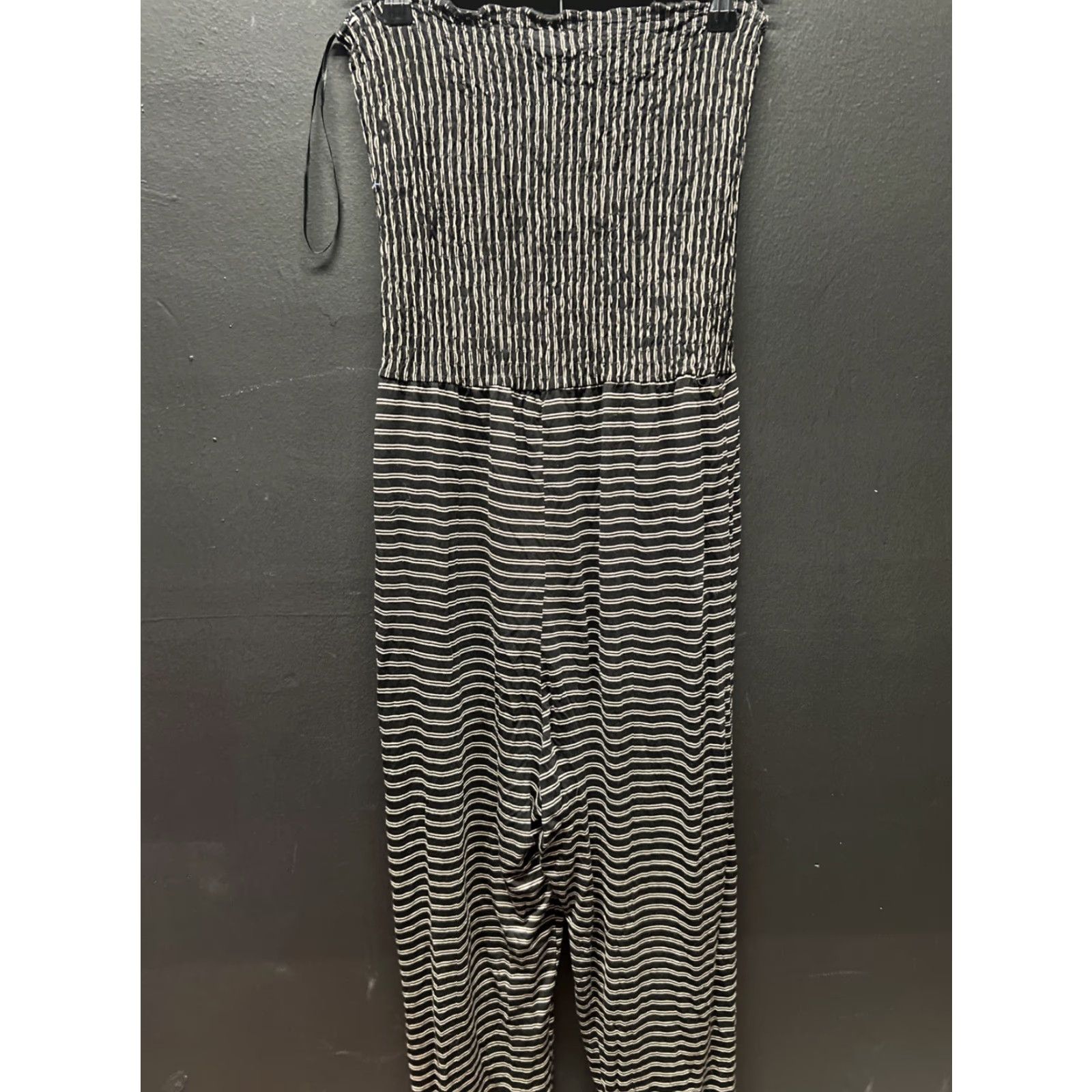 O'Neill O’Neill Jumpsuit Women’s Black Beige Striped Sleeveless Size Large Size 28" / US 6 / IT 42 - 4 Thumbnail