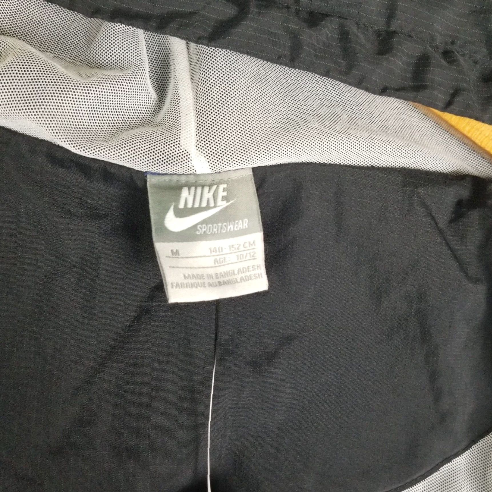 Nike NIKE Windrunner Jacket Kid Medium Purple Multicolored Sports Track Jacket Boys Teens Brand Nike Windrunner Pulse Activewear 90s Theme? Size US M / EU 48-50 / 2 - 4 Thumbnail