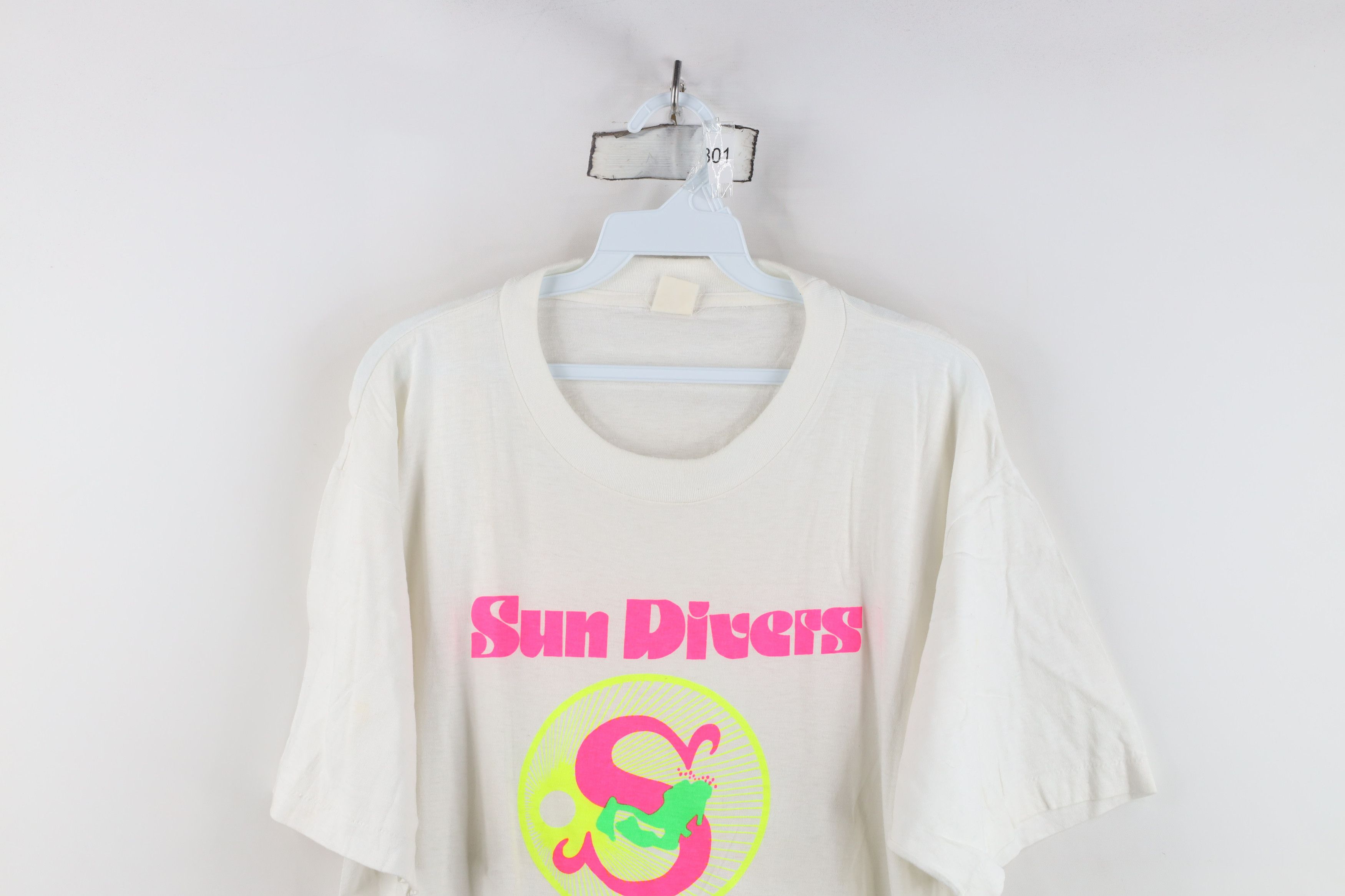 Vintage Vintage 70s 80s Streetwear Sun Divers Bahamas T-Shirt Size US L / EU 52-54 / 3 - 2 Thumbnail