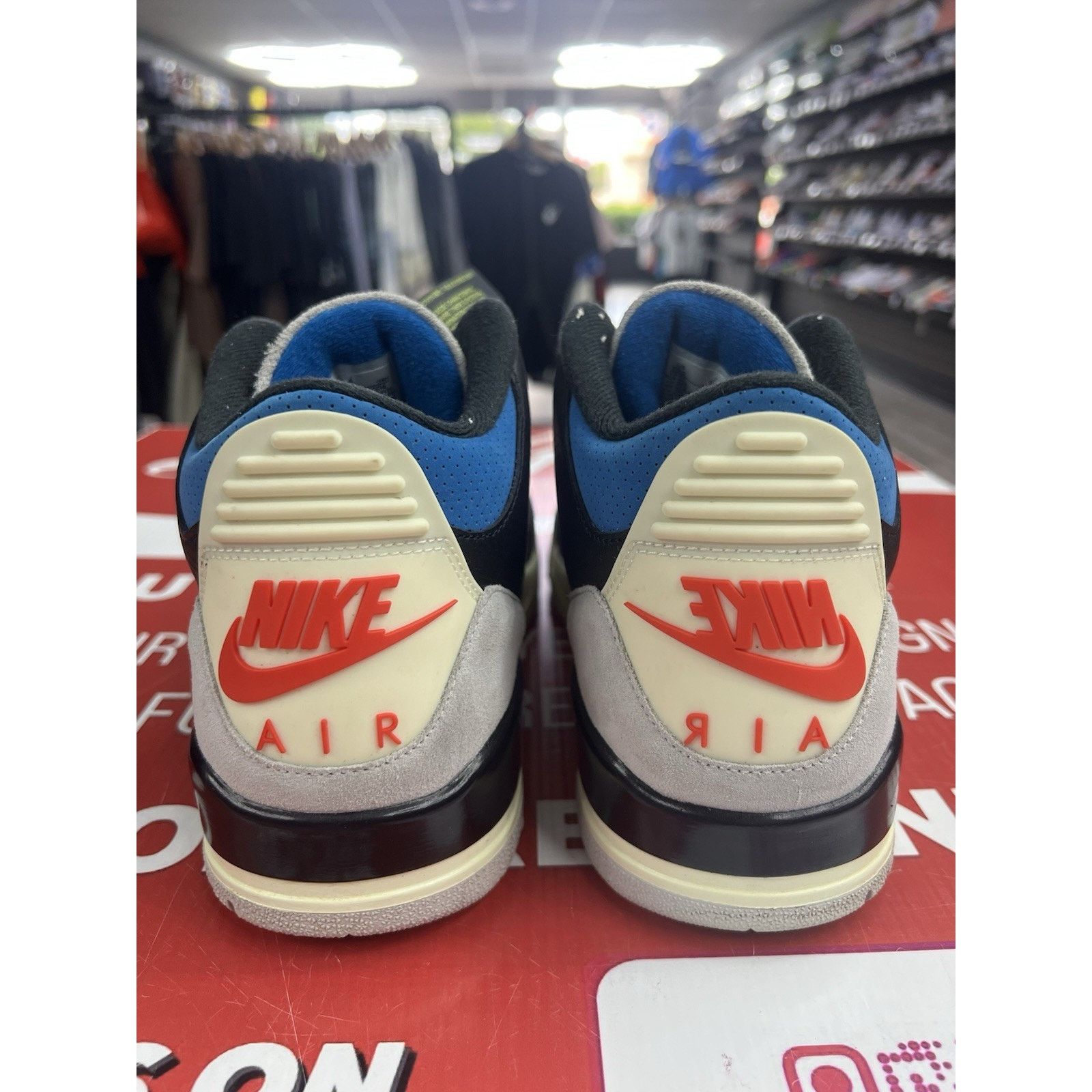 Jordan Brand Air Jordan 3 Retro Size 10.5 'Rare Air' 2025 IB8967-004 Size US 10.5 / EU 43-44 - 3 Thumbnail