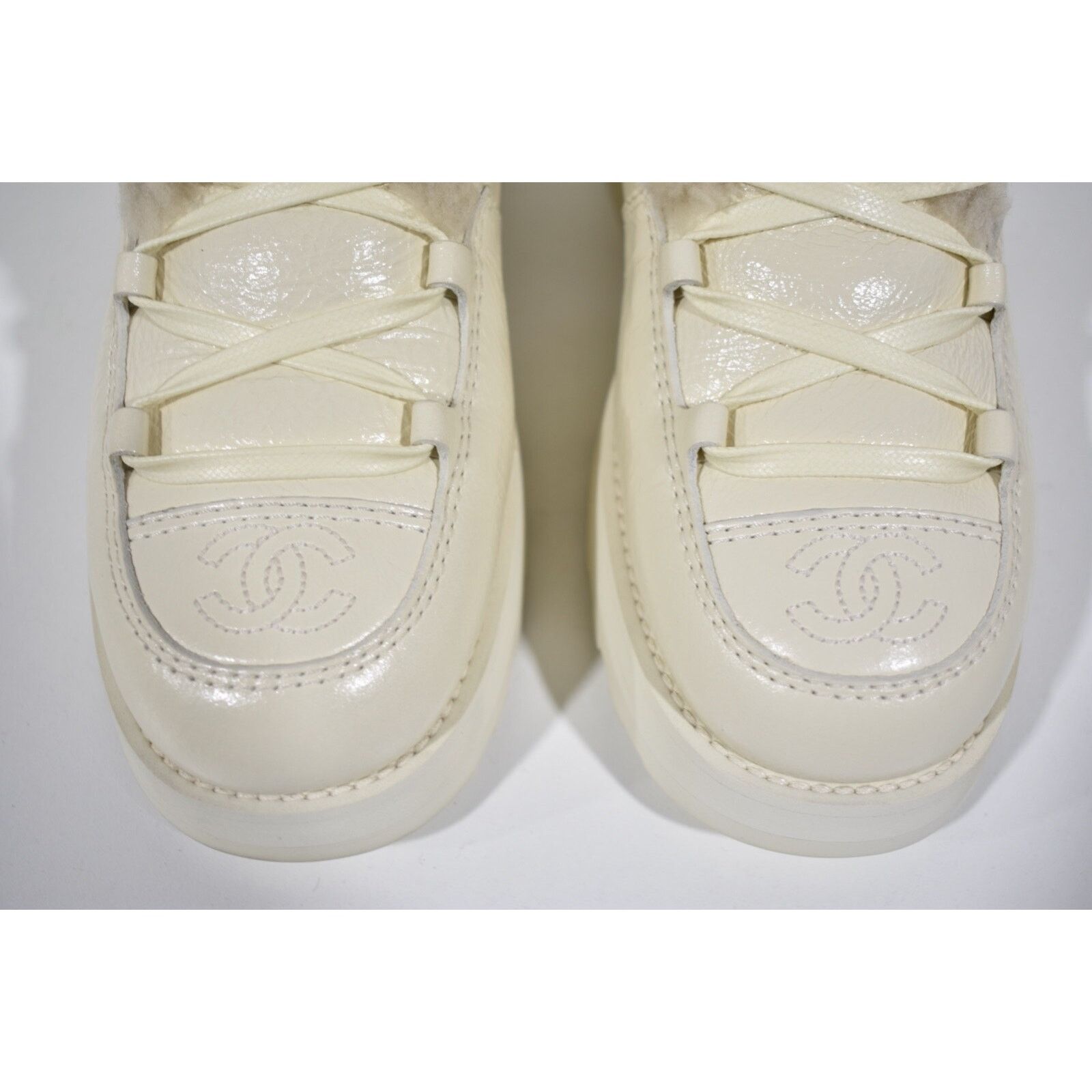 Chanel Chanel 21K Ivory Velvet Shearling Fur Brave CC Lace Up Tie Size US 6 / IT 36 - 6 Thumbnail
