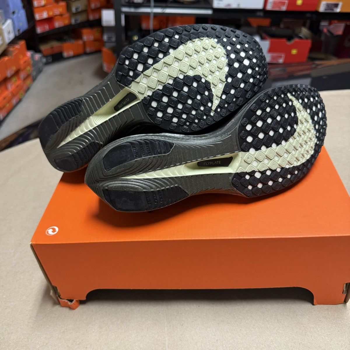 Nike Nike Zoom X Vaporfly Next 3% men’s size 7 running shoes NEW! Size US 7 / EU 40 - 5 Thumbnail