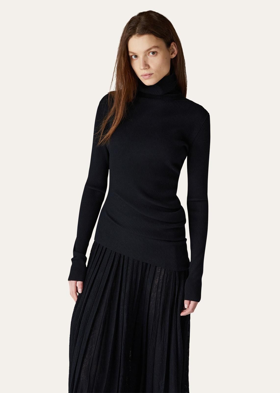 o1srvl11e0824 Diavolezza Turtleneck Sweater in Black