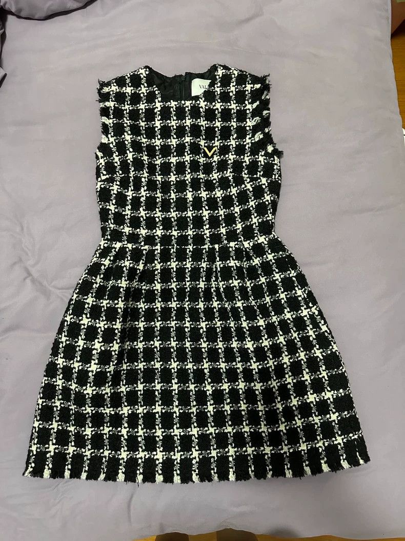 Valentino Valentino woolen dress Size XS / US 0-2 / IT 36-38 - 1 Thumbnail
