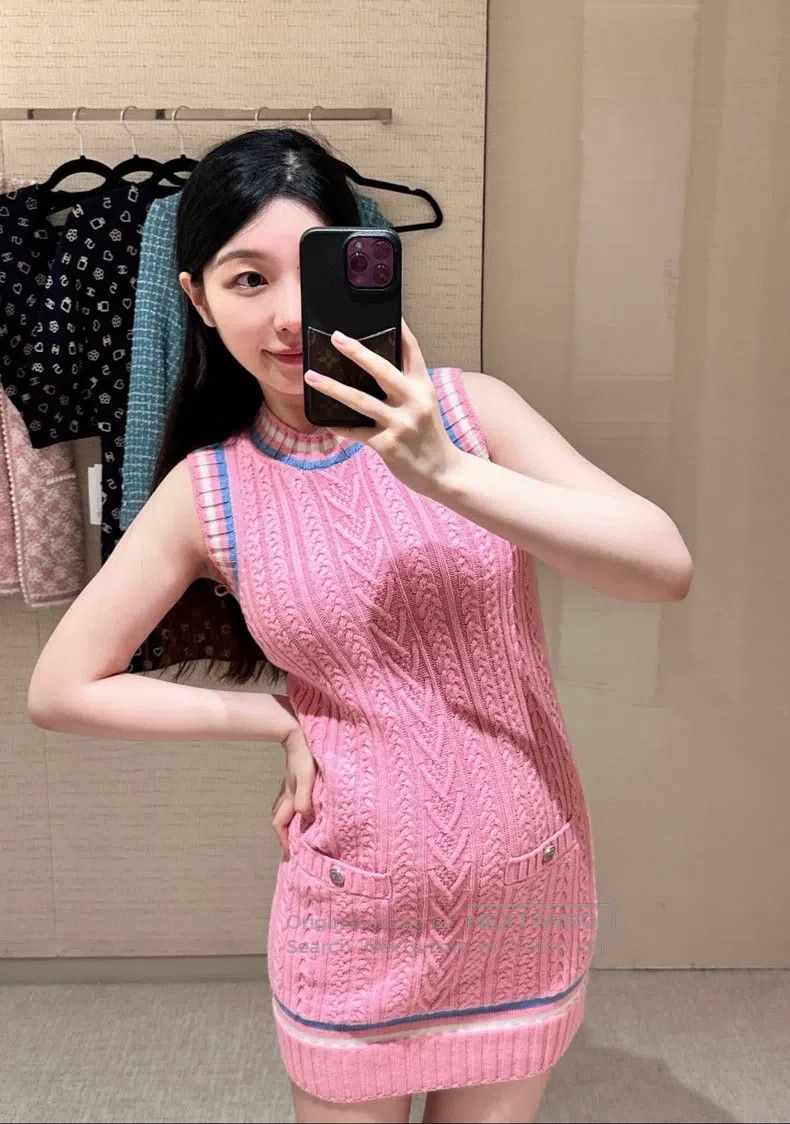 Chanel Chanel Pink colour-blocked striped sleeveless dress Size XXS / US 00 / IT 34 - 1 Thumbnail