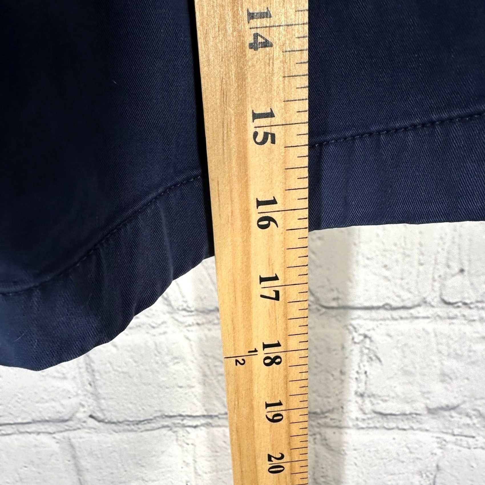 Vineyard Vines Vineyard Vines Island Short Navy Blue Mens 30 Chino Cotton Stretch Flat Front Dockers? Size US 31 - 4 Thumbnail