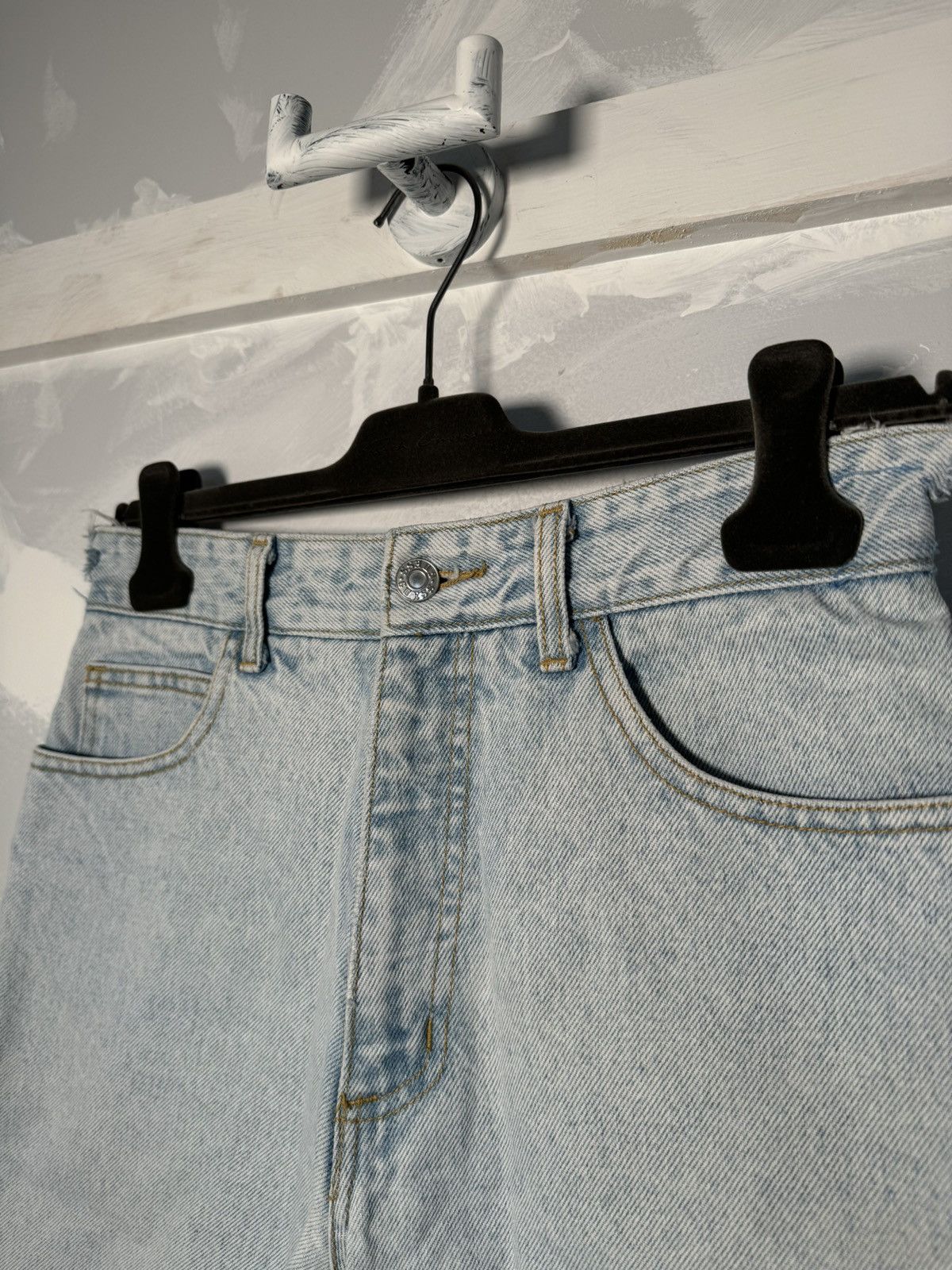 Guess × Vintage Guess Light Wash Denim Shorts Ripped Distressed Size US 29 - 3 Thumbnail