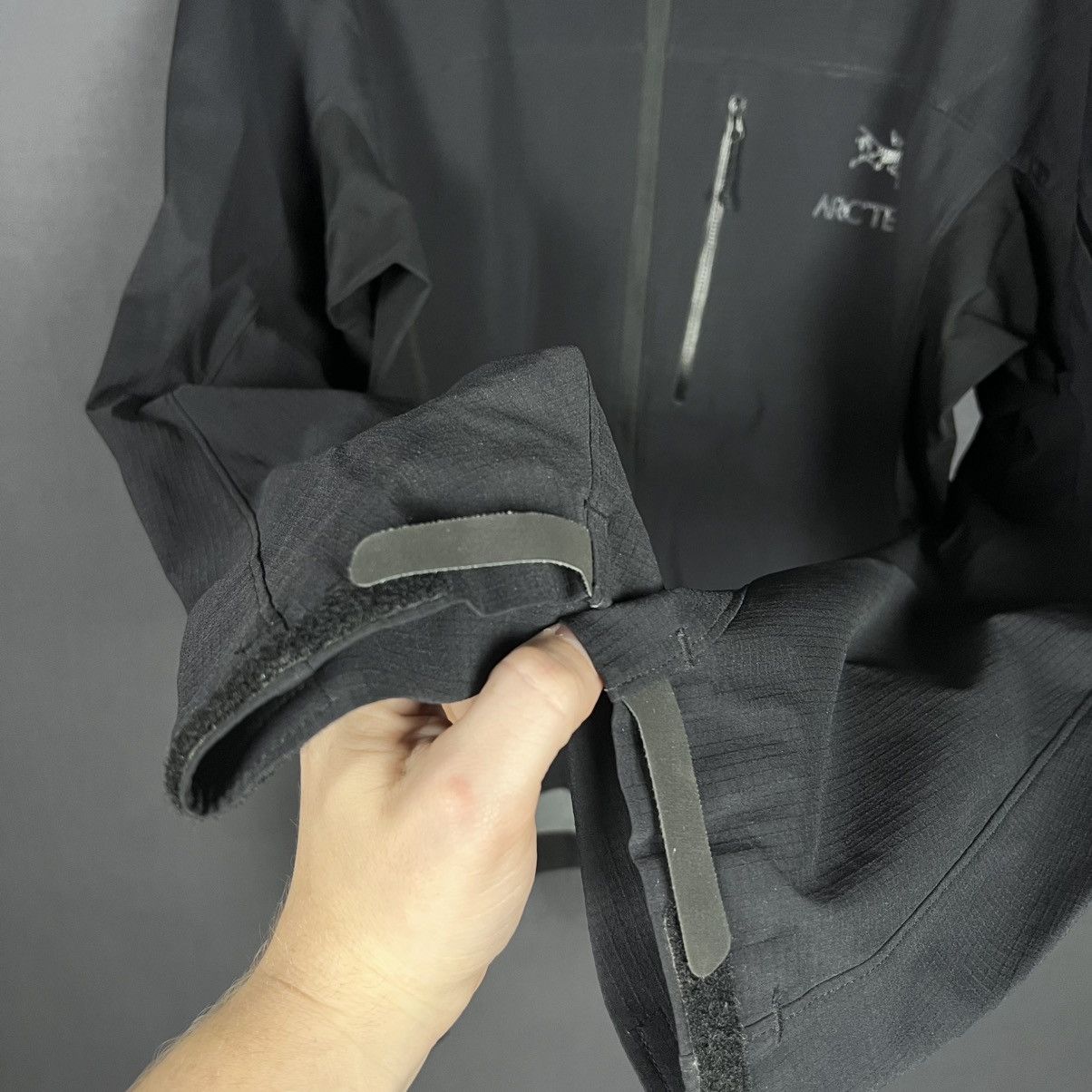 Arc'teryx Arc'Teryx light jacket black nylon rare vintage men’s size L Size US L / EU 52-54 / 3 - 5 Thumbnail