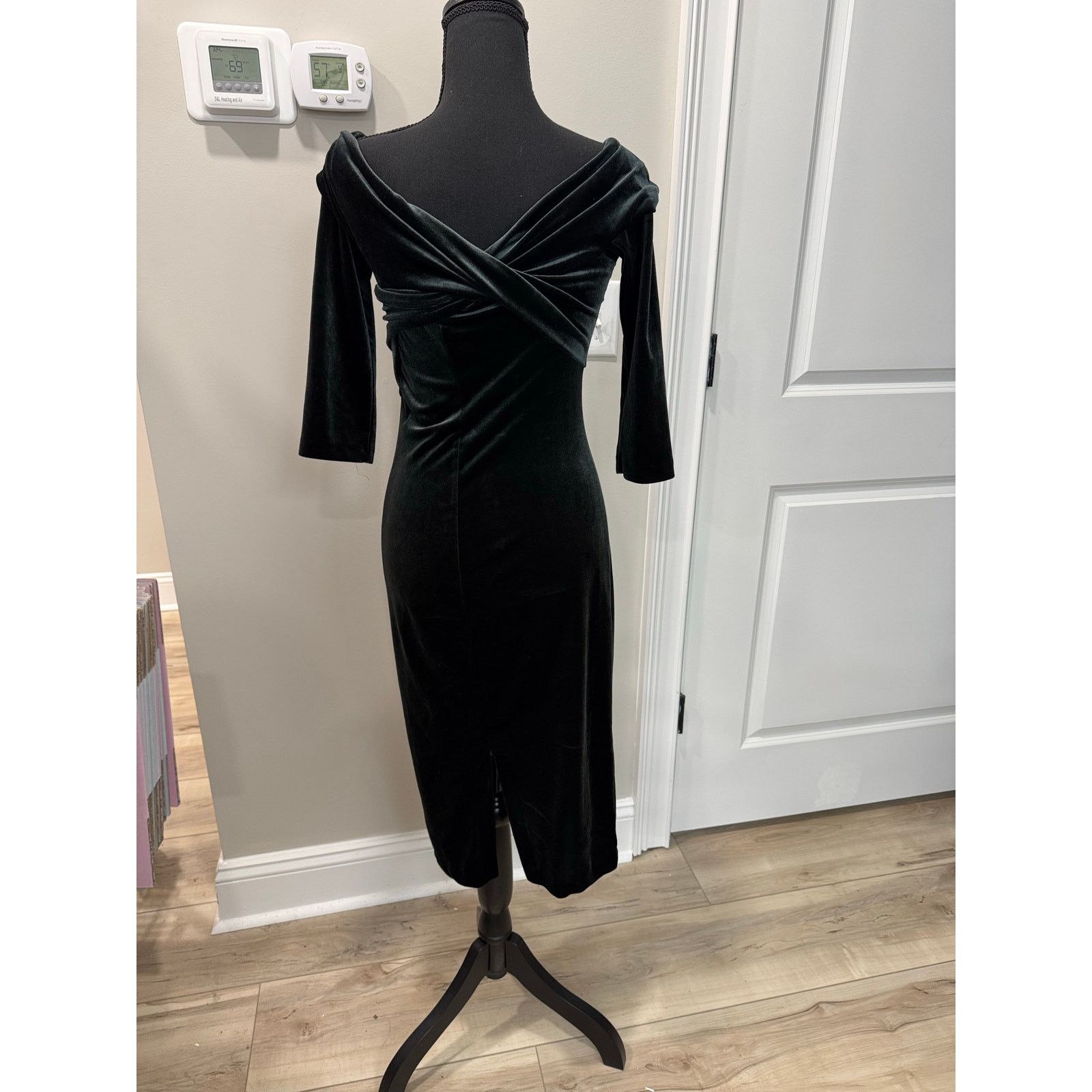 Zara Zara Velvet Dark Green Off Shoulder Dress Midi Body Con XS Size XS / US 0-2 / IT 36-38 - 3 Thumbnail