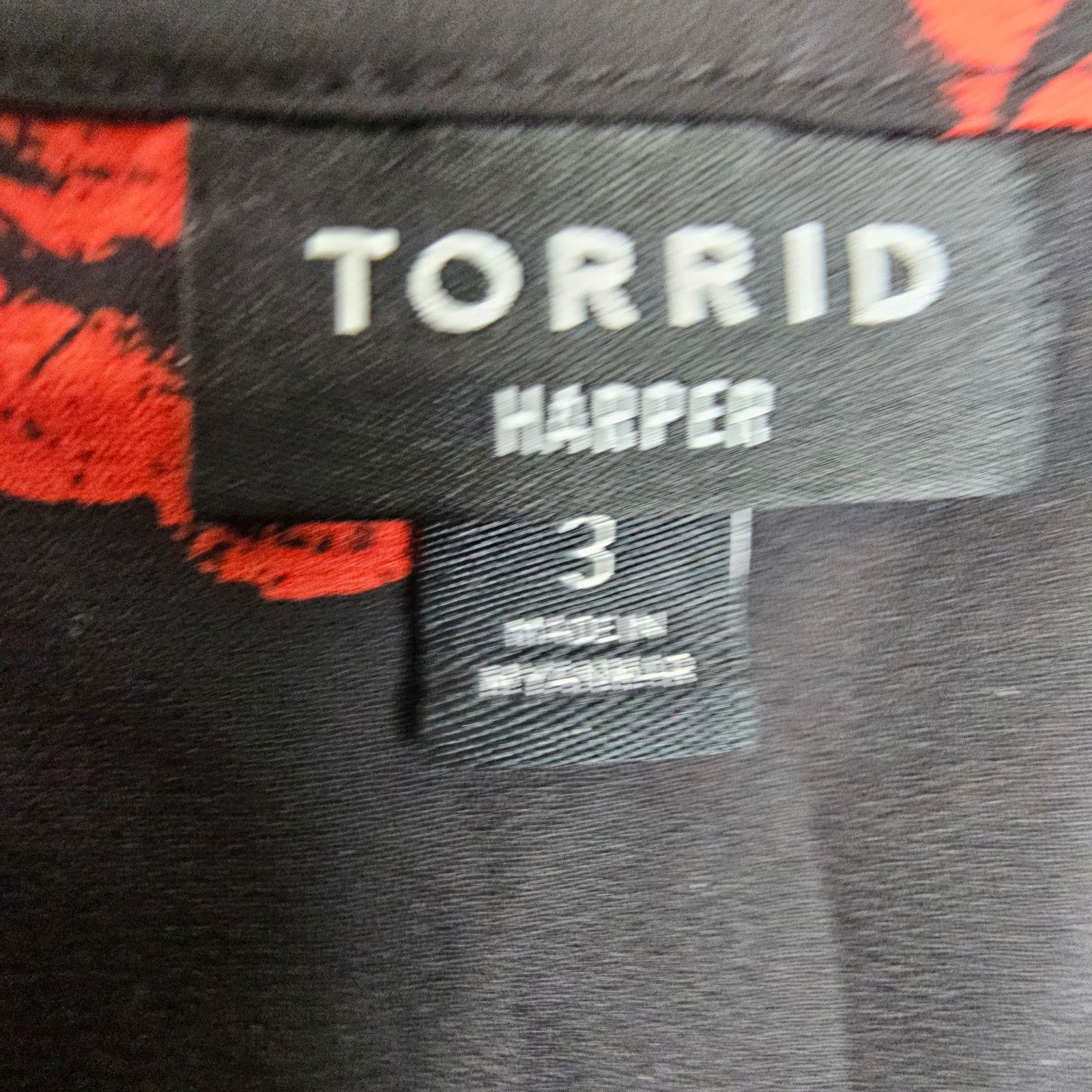 Corridor Torrid Harper Blouse Lip Print Kiss Plus Size 3X Valentines Size 3XL / US 20-22 - 6 Thumbnail