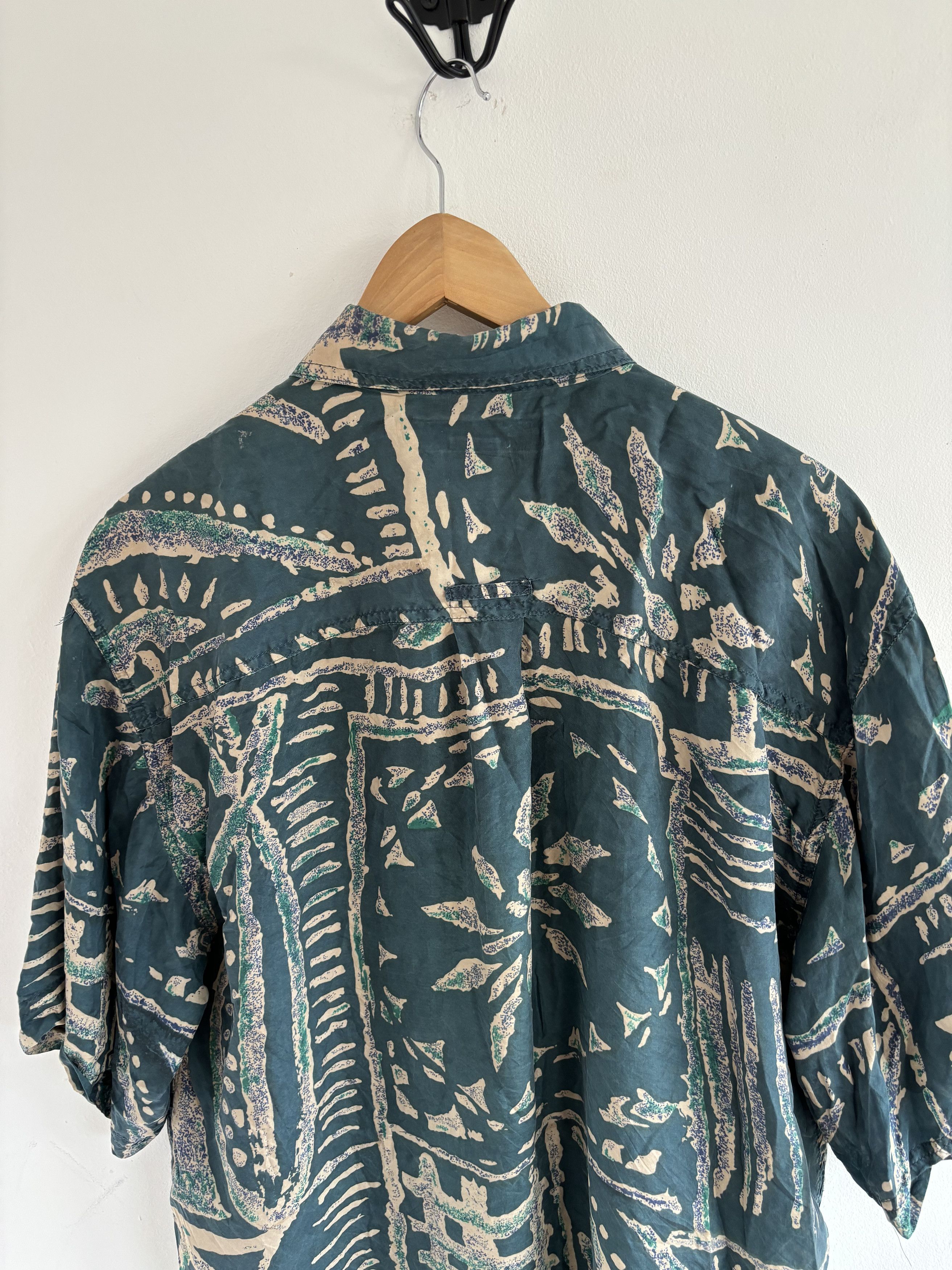 Japanese Brand × SikSilk × Vintage Vintage Silk Abstract Shirt Size US M / EU 48-50 / 2 - 8 Thumbnail