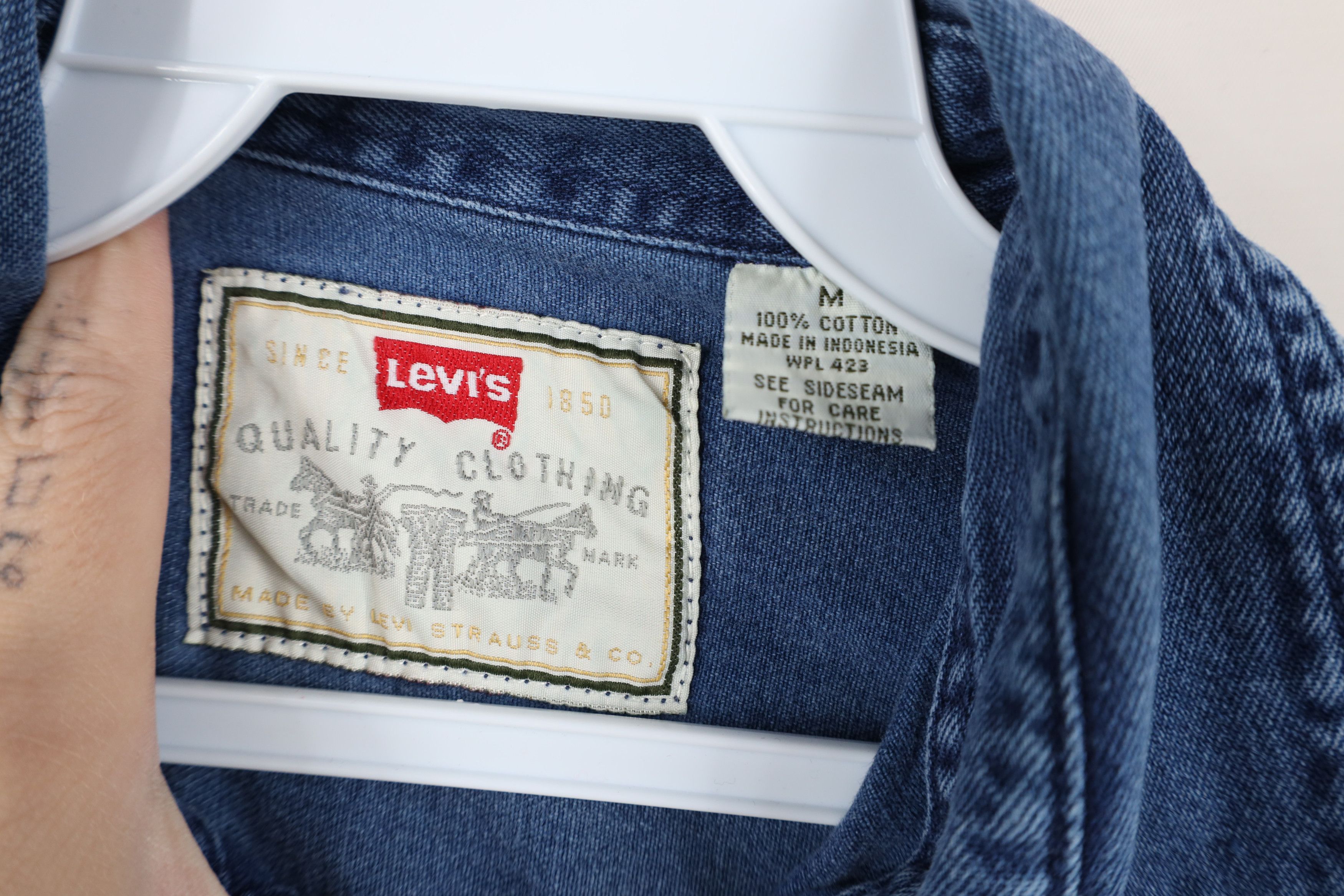 Levi's Vintage 90s Levis Denim Jean Collared Button Shirt Blue Size US M / EU 48-50 / 2 - 11 Thumbnail