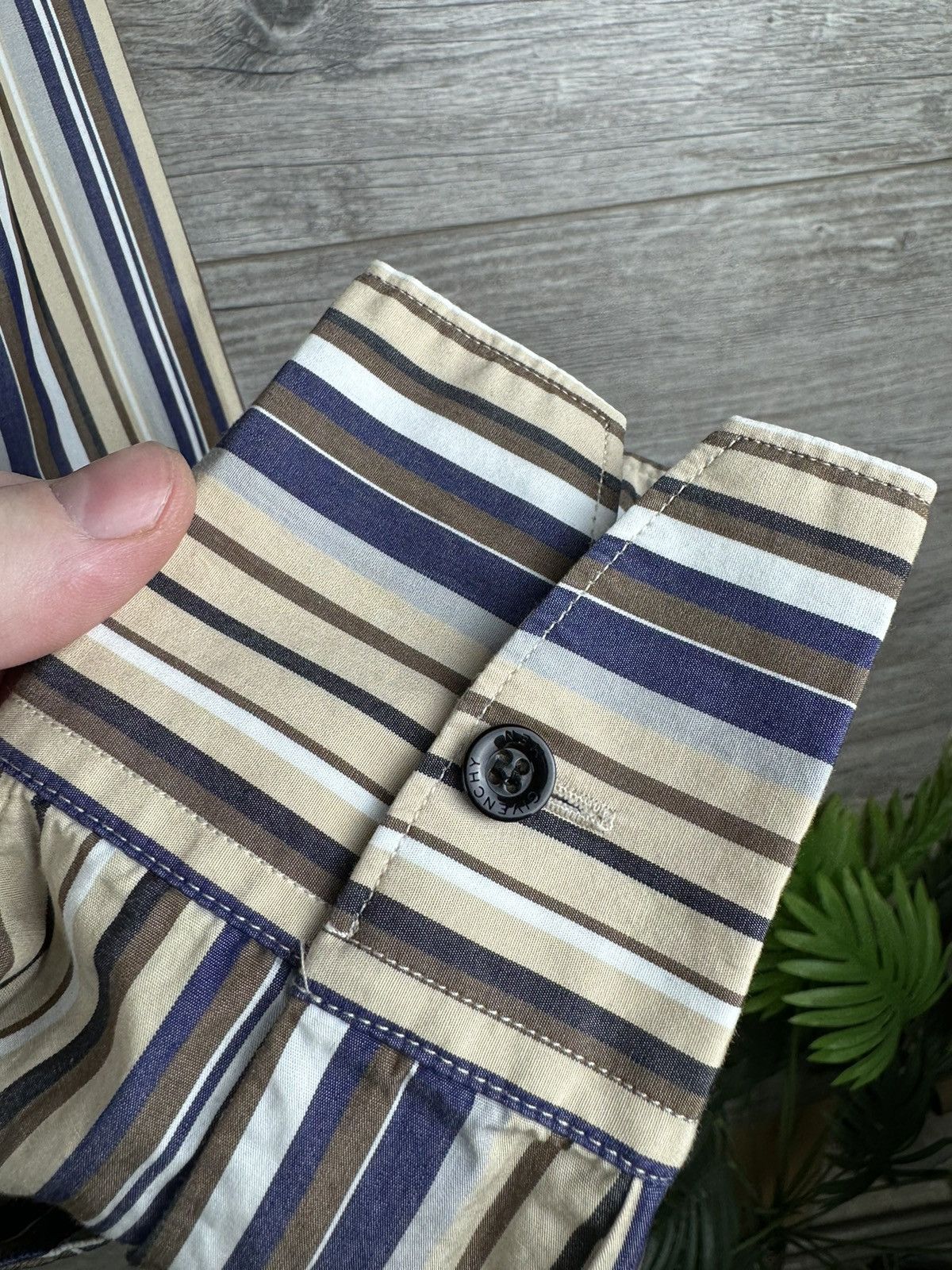 Designer × Givenchy × Vintage Givenchy Shirt Luxury In a beautiful stripe Size M Size US M / EU 48-50 / 2 - 14 Thumbnail